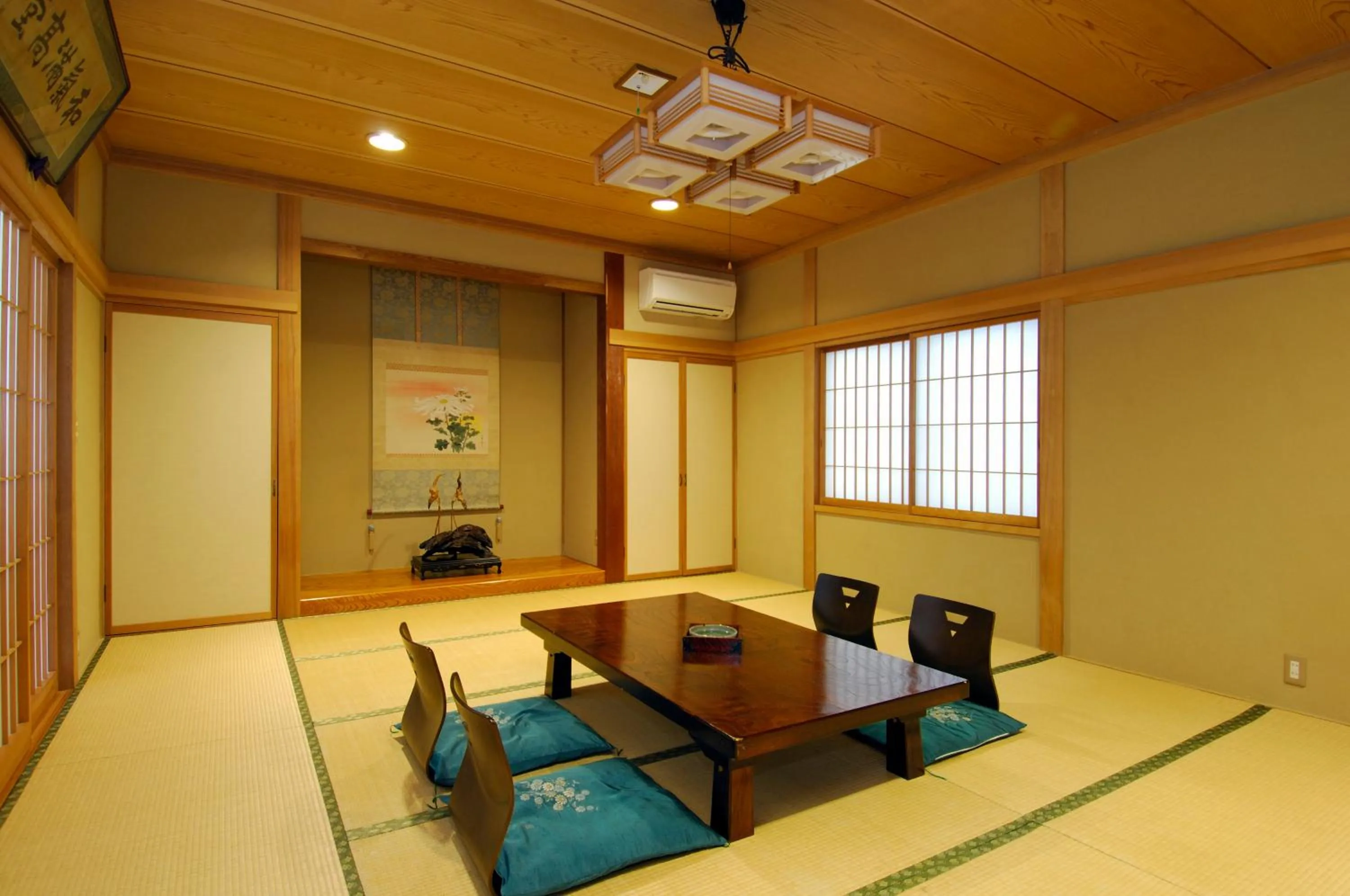 Photo of the whole room in Chuokan Shimizuya Ryokan