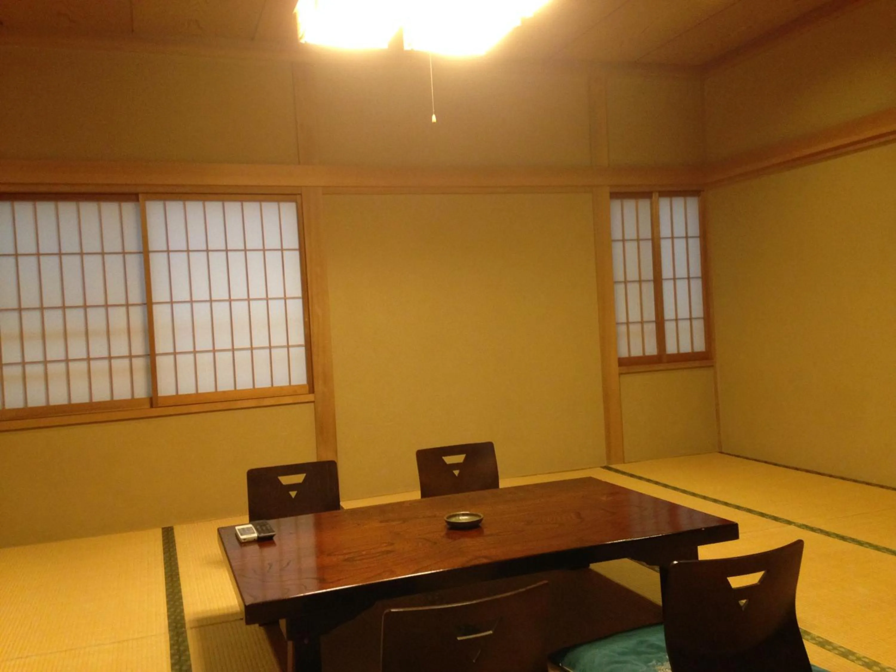 Seating area in Chuokan Shimizuya Ryokan