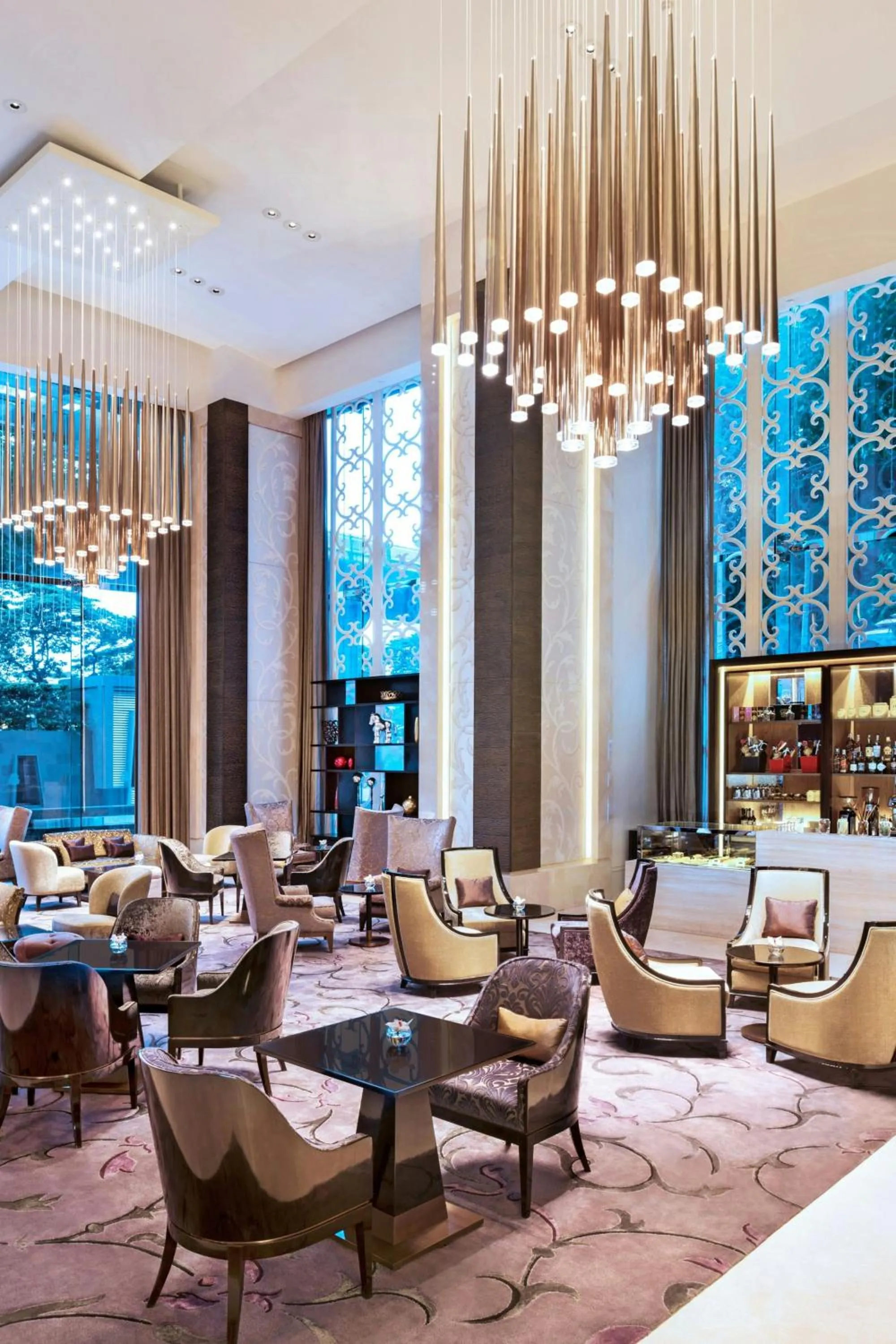 Lounge or bar in The St. Regis Bangkok