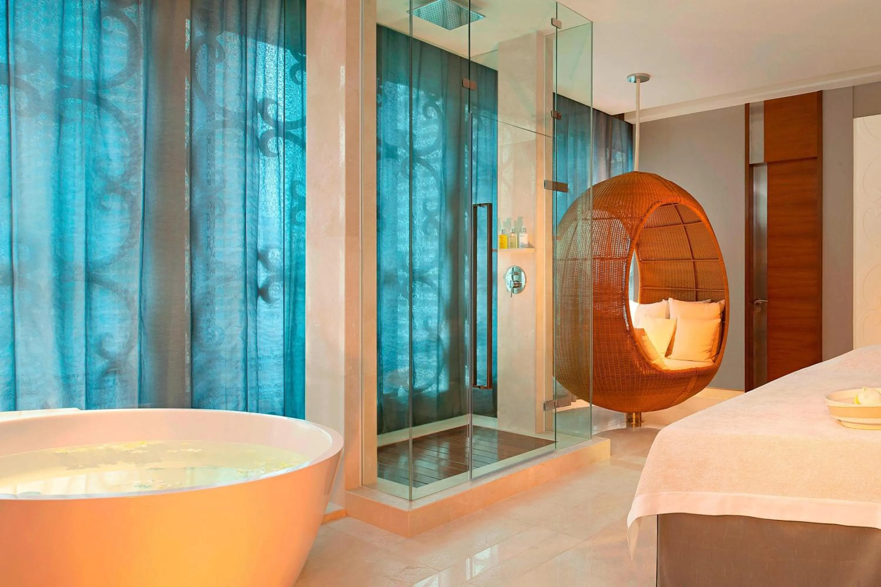 Spa and wellness centre/facilities, Bed in The St. Regis Bangkok