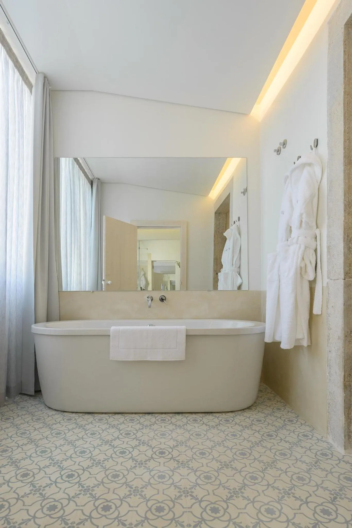 Bathroom in Dona Graca Lisbon Apartments