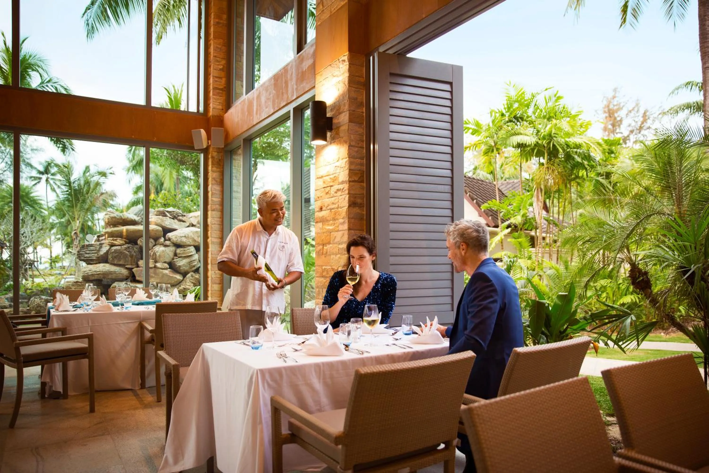 Restaurant/places to eat in ROBINSON KHAO LAK