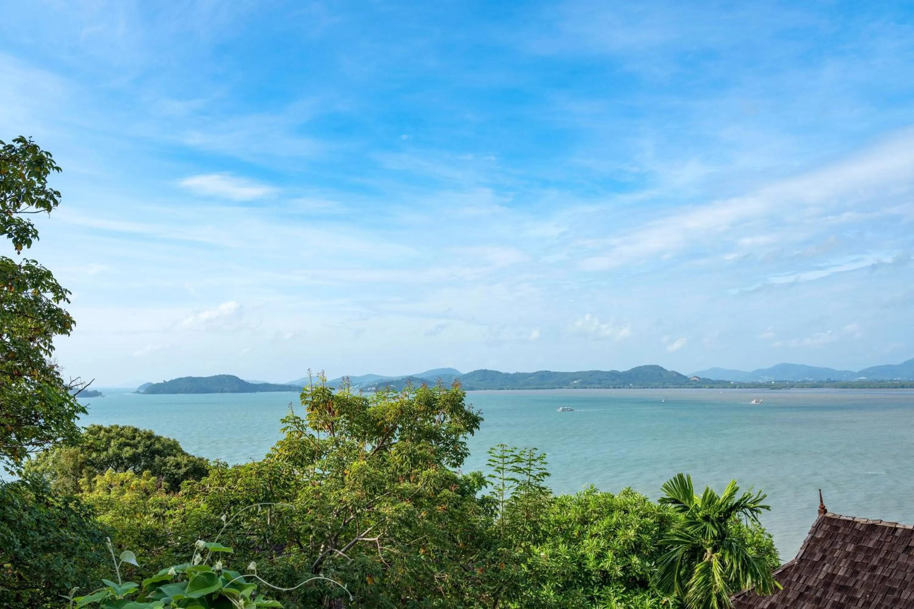 Photo of the whole room in The Westin Siray Bay Resort & Spa, Phuket