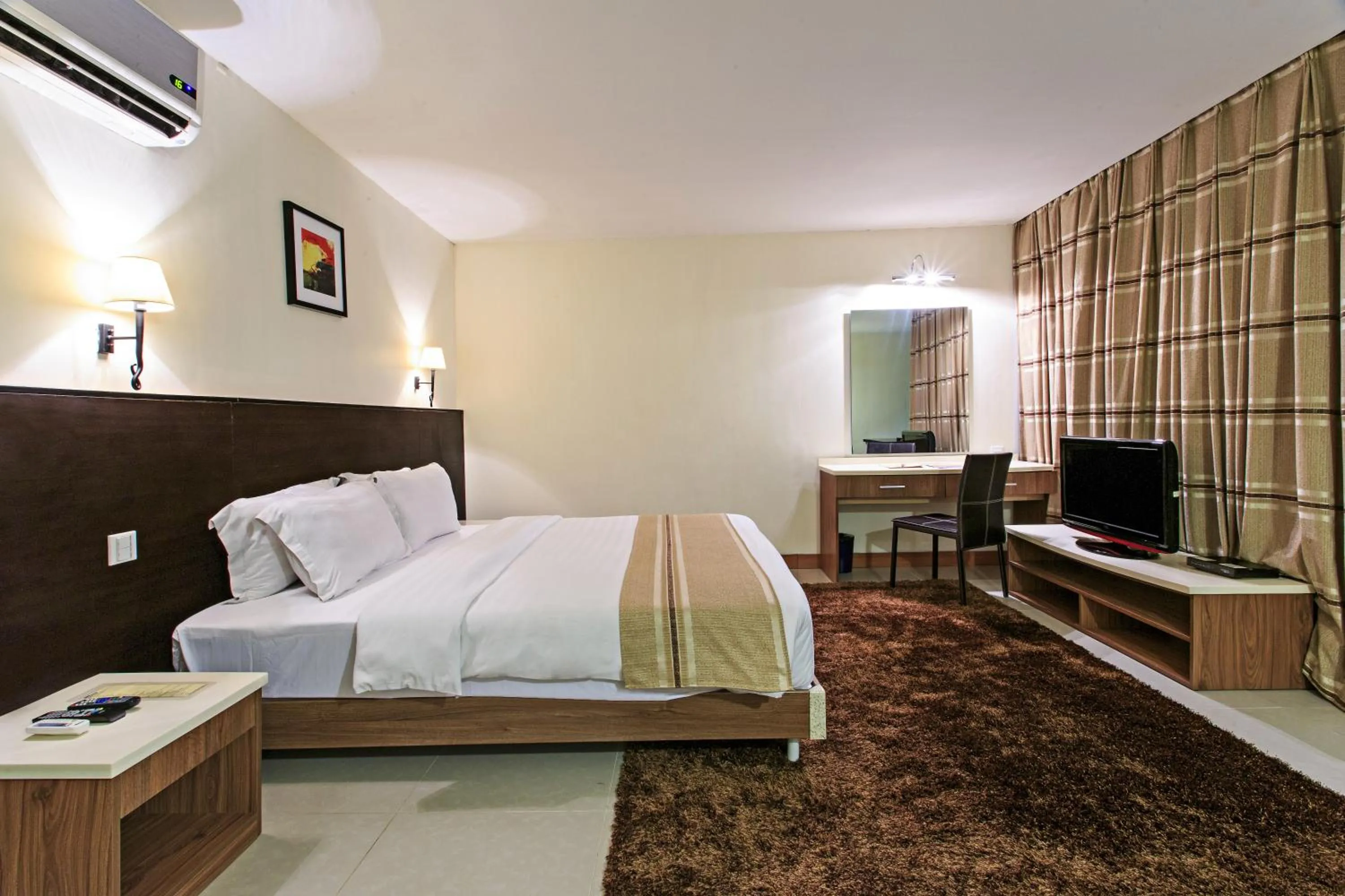 Bed in The Orchard Cebu Hotel & Suites powered by Cocotel