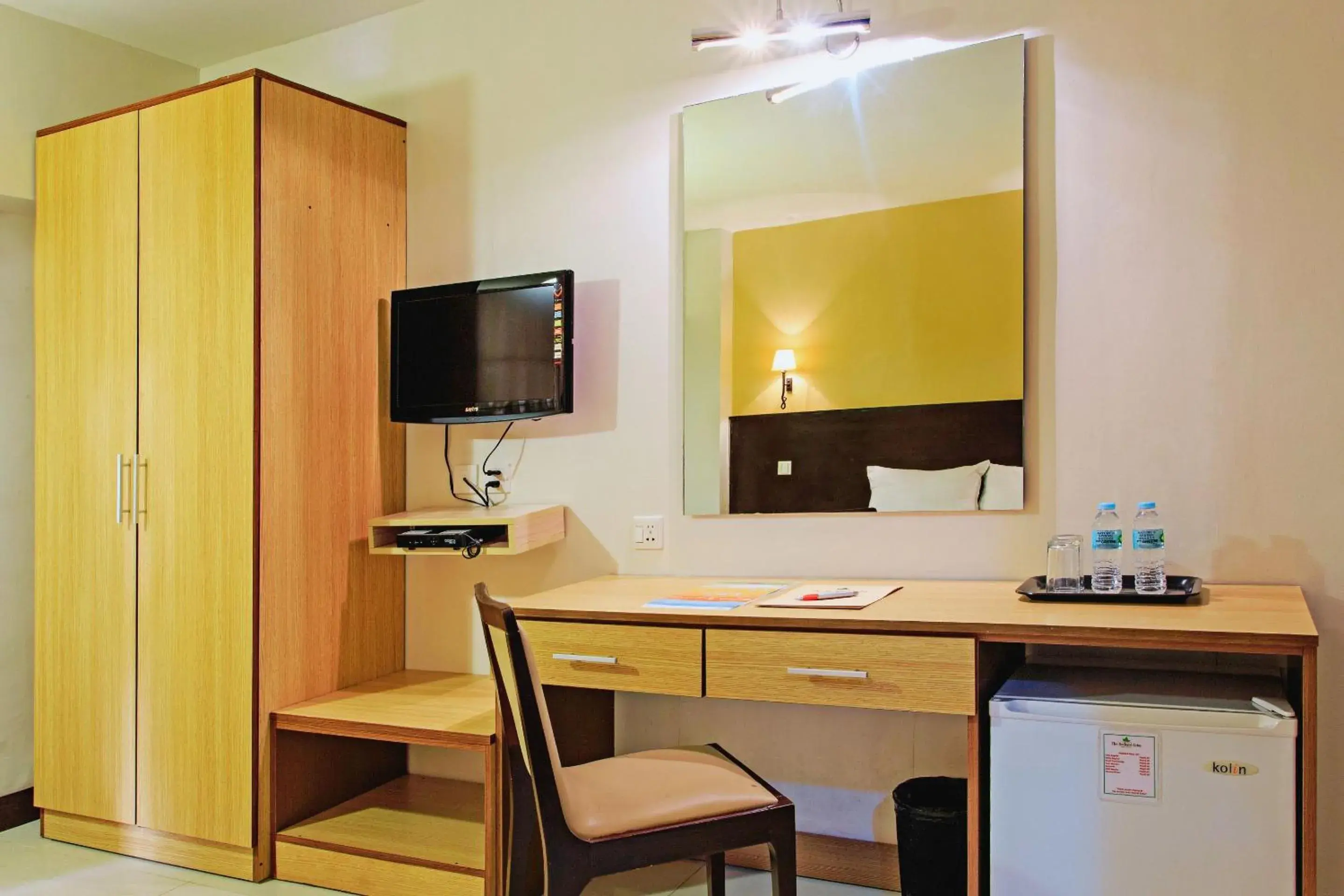 Standard Queen Room in The Orchard Cebu Hotel & Suites powered by Cocotel Standard Queen Room in The Orchard Cebu Hotel & Suites powered by Cocotel