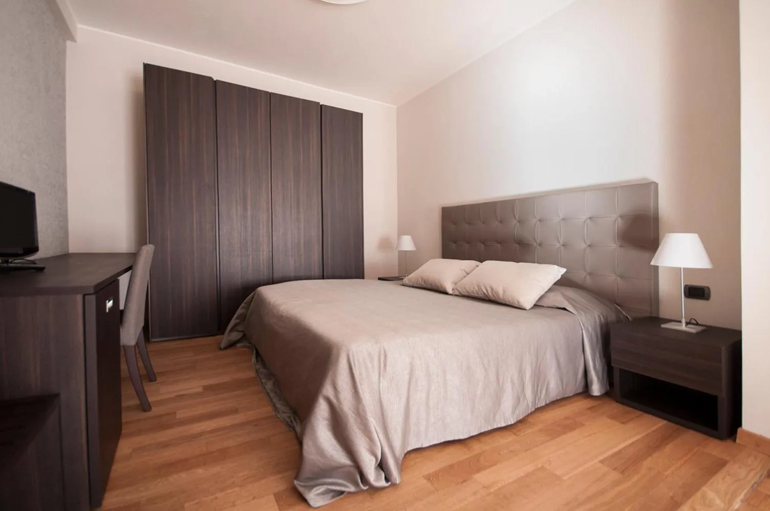 Photo of the whole room, Bed in Hotel Maloia