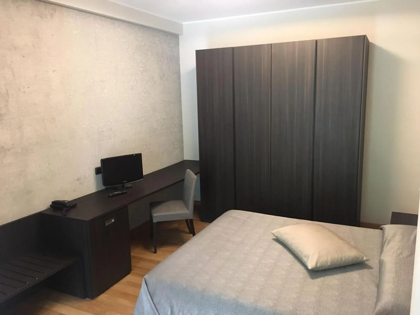 Photo of the whole room, Bed in Hotel Maloia