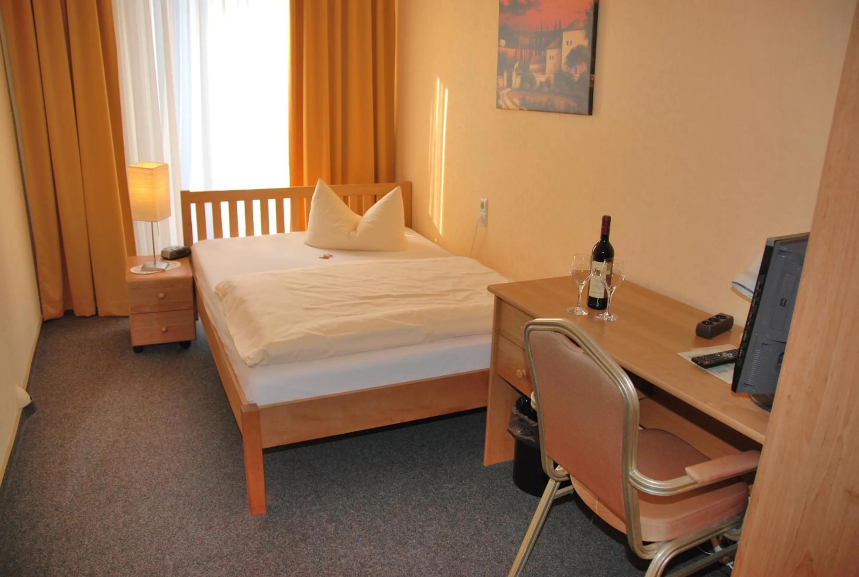 Photo of the whole room, Bed in Gasthaus Kempermann