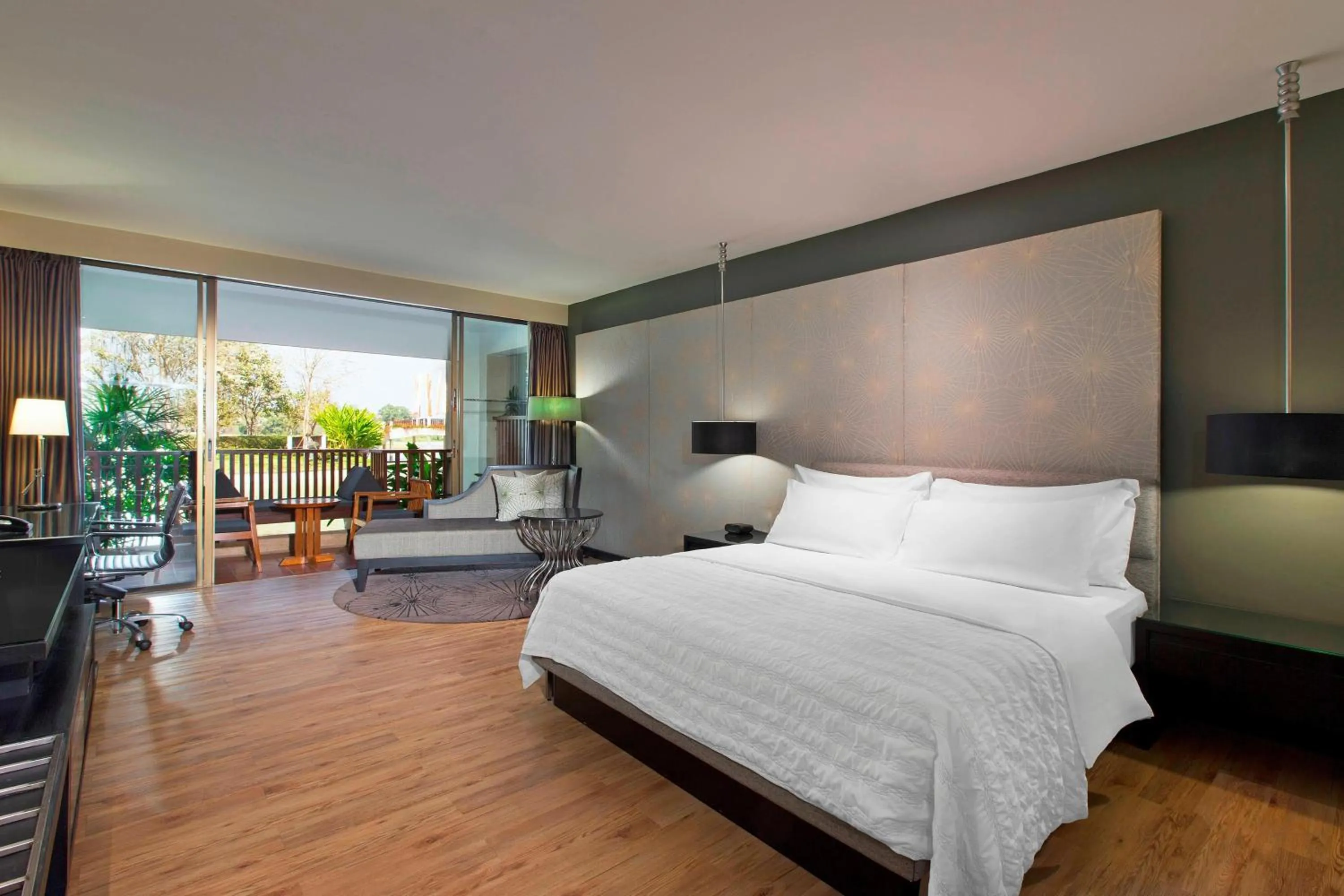 Bedroom, Bed in Le Meridien Chiang Rai Resort, Thailand