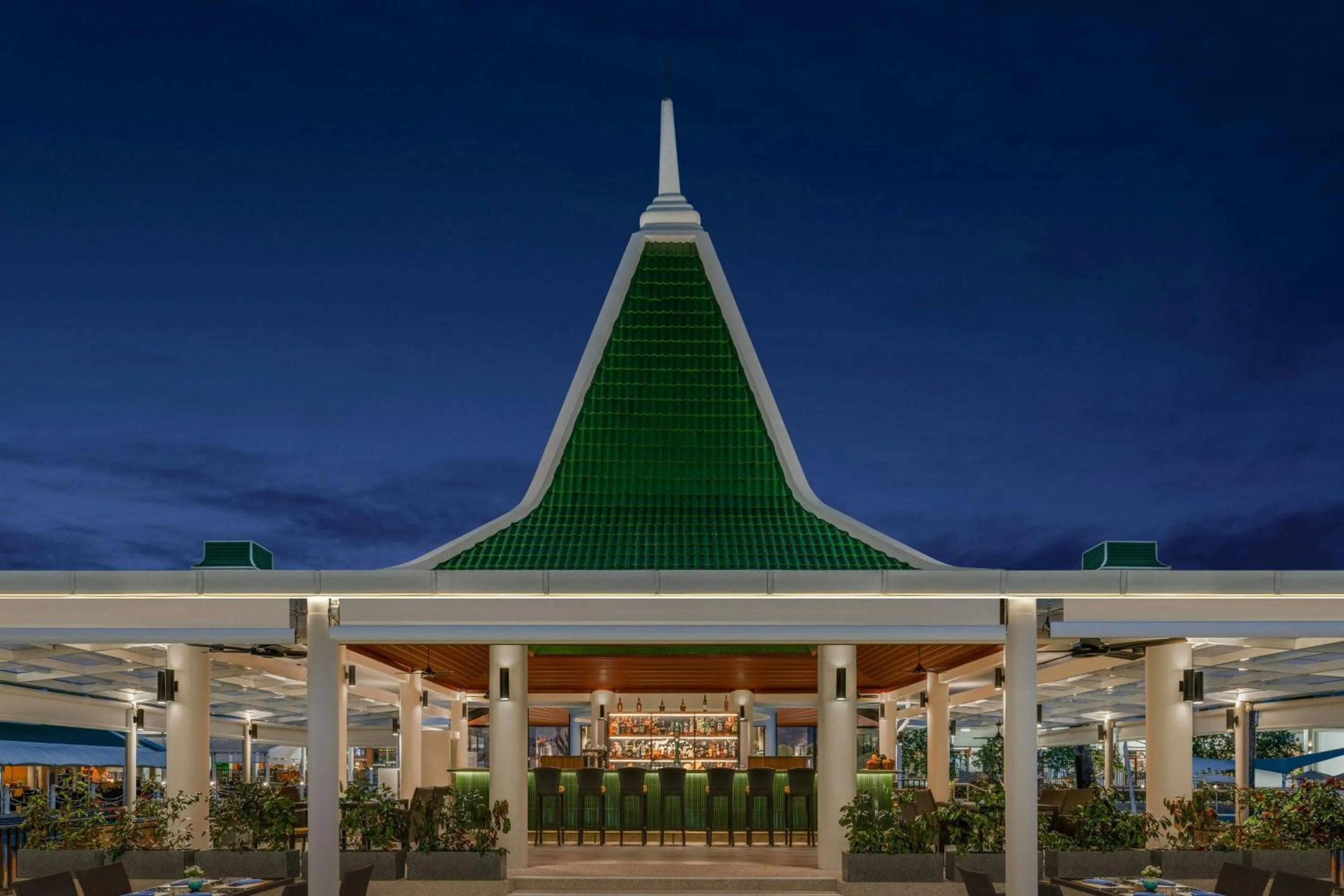 Restaurant/places to eat in Le Meridien Phuket Beach Resort