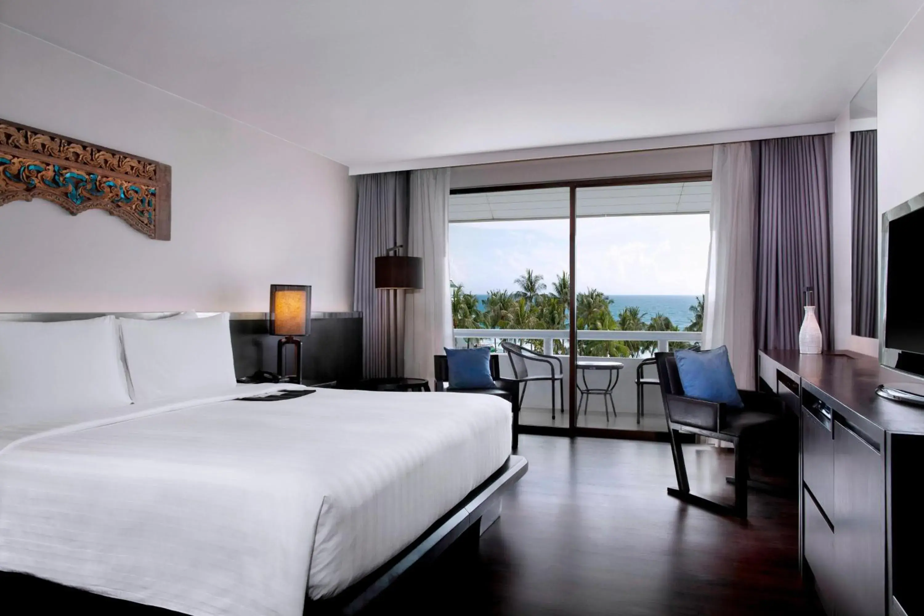 Deluxe Ocean View, Guest room, 1 King, Balcony in Le Meridien Phuket Beach Resort Deluxe Ocean View, Guest room, 1 King, Balcony in Le Meridien Phuket Beach Resort
