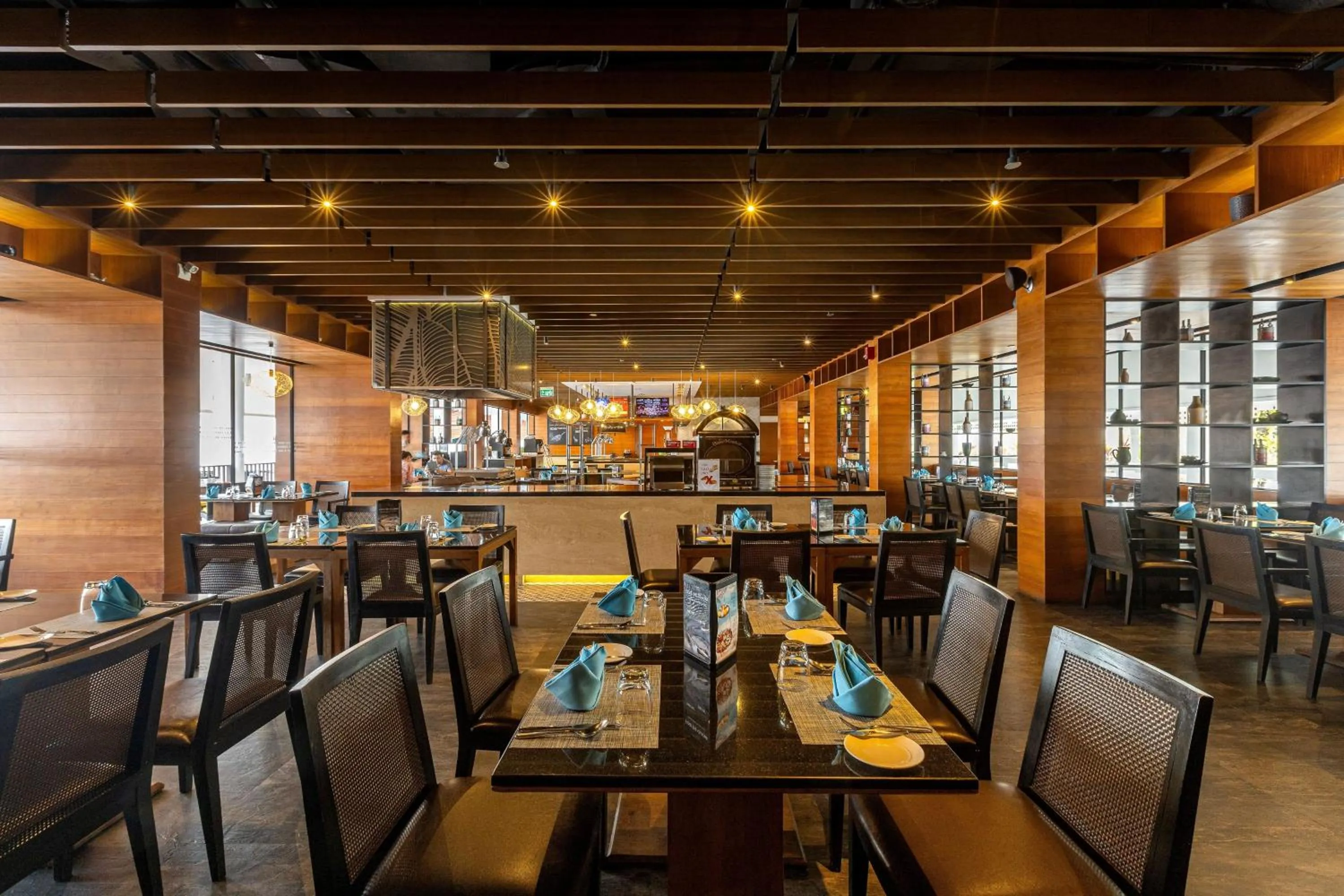 Restaurant/places to eat in Le Meridien Phuket Beach Resort