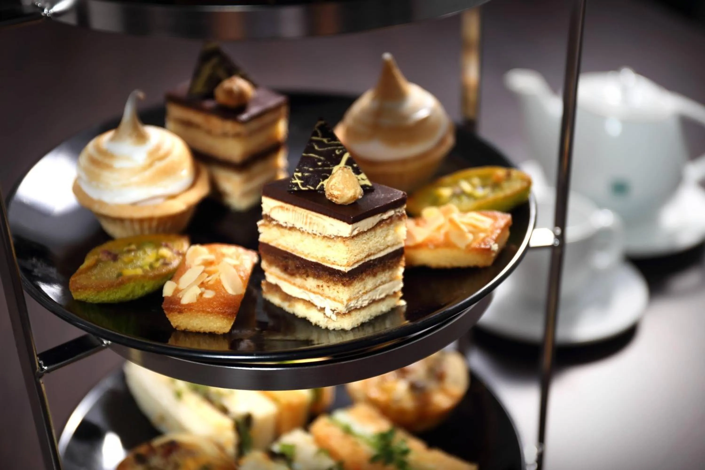 Restaurant/places to eat in Le Meridien Phuket Beach Resort