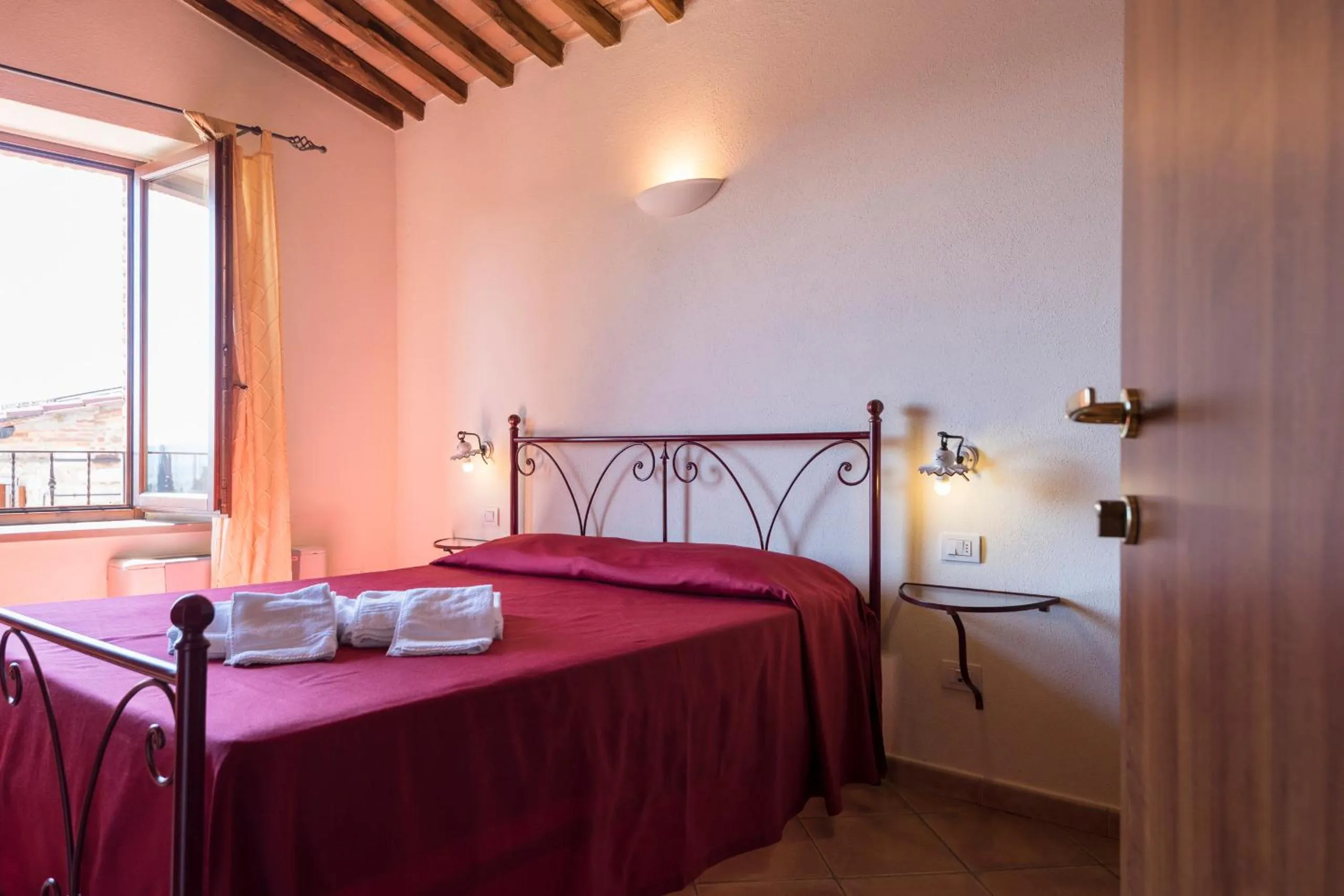 Bed in Bed & Breakfast Suvereto