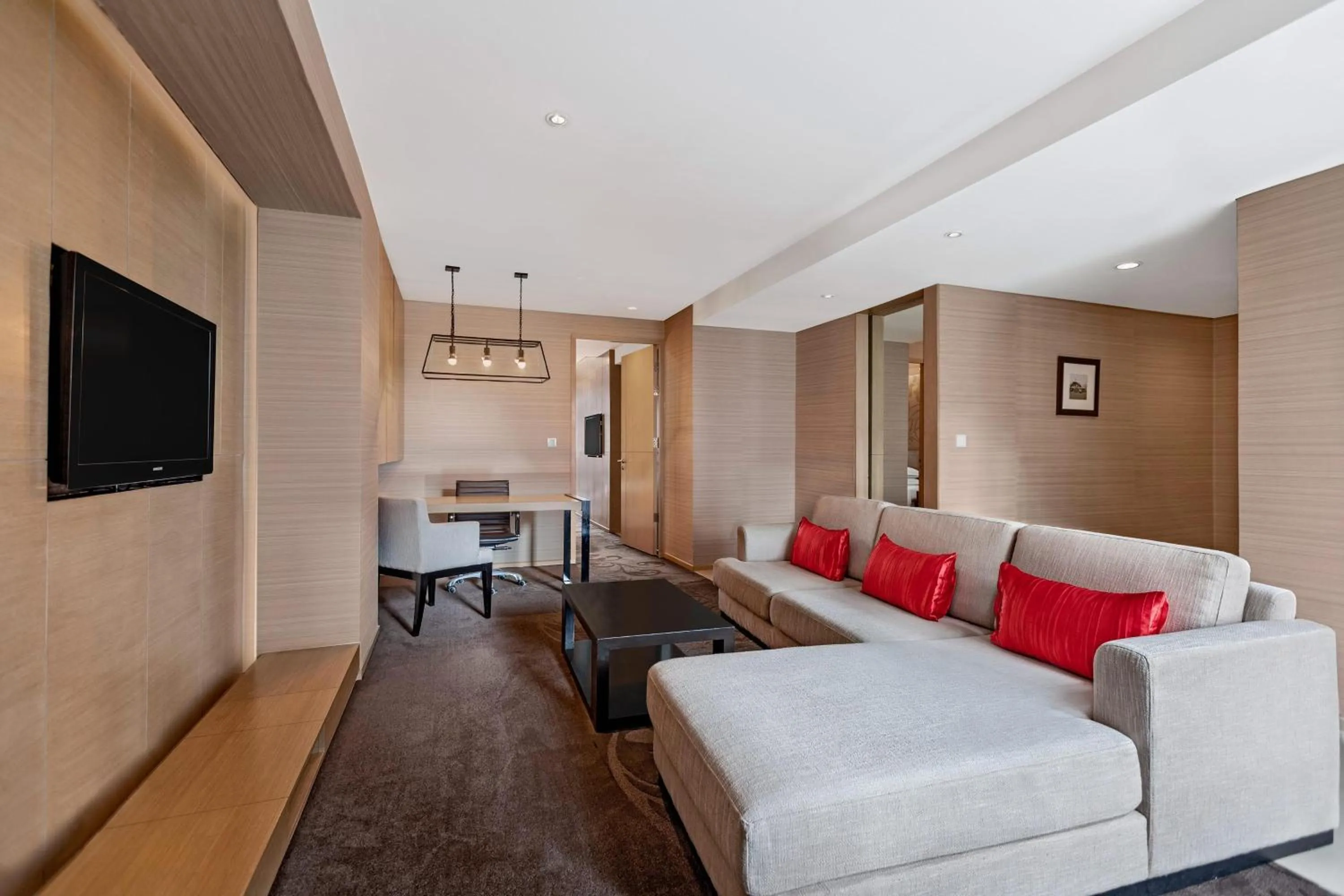 Photo of the whole room in Four Points by Sheraton Bangkok, Sukhumvit 15