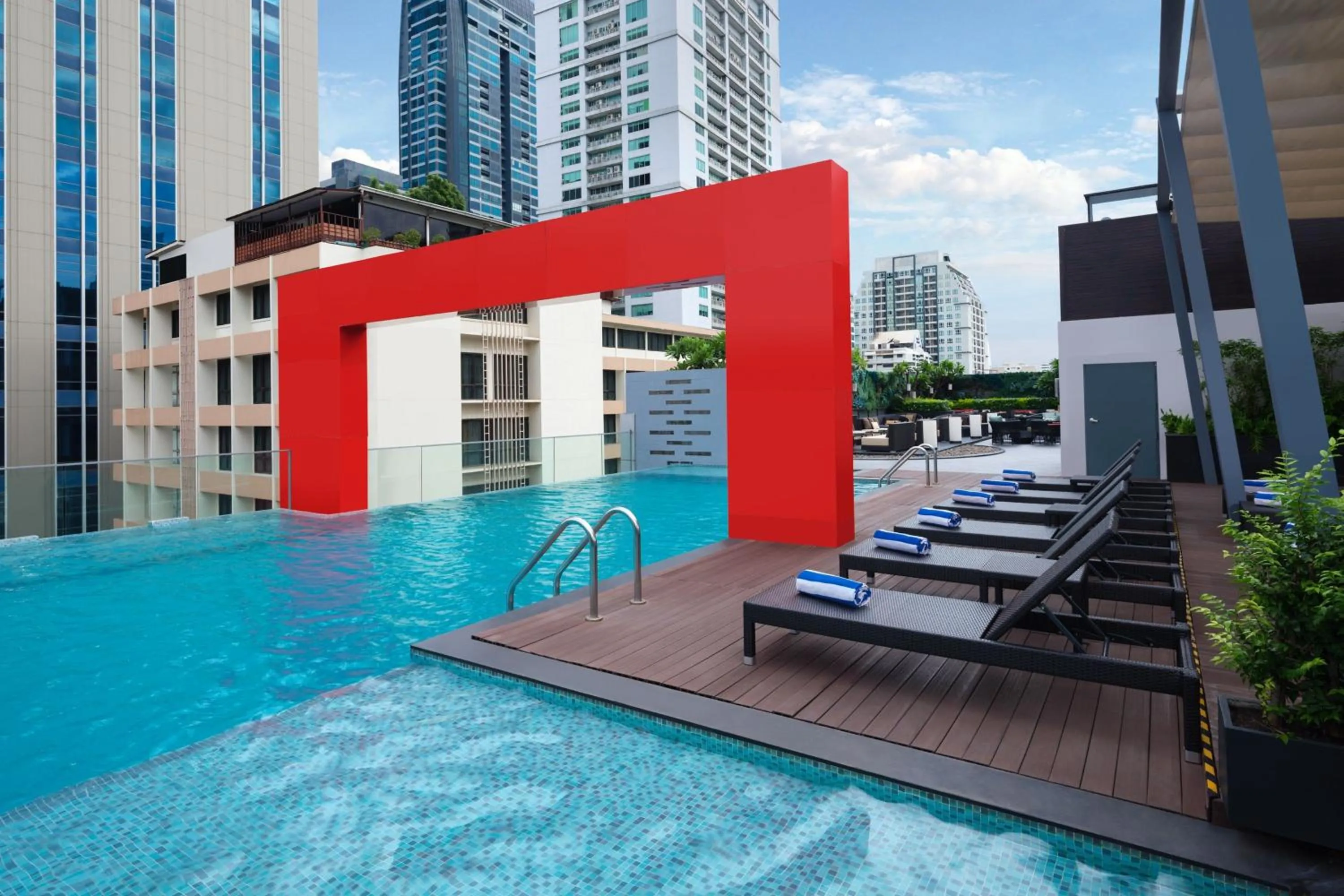 Swimming pool in Four Points by Sheraton Bangkok, Sukhumvit 15