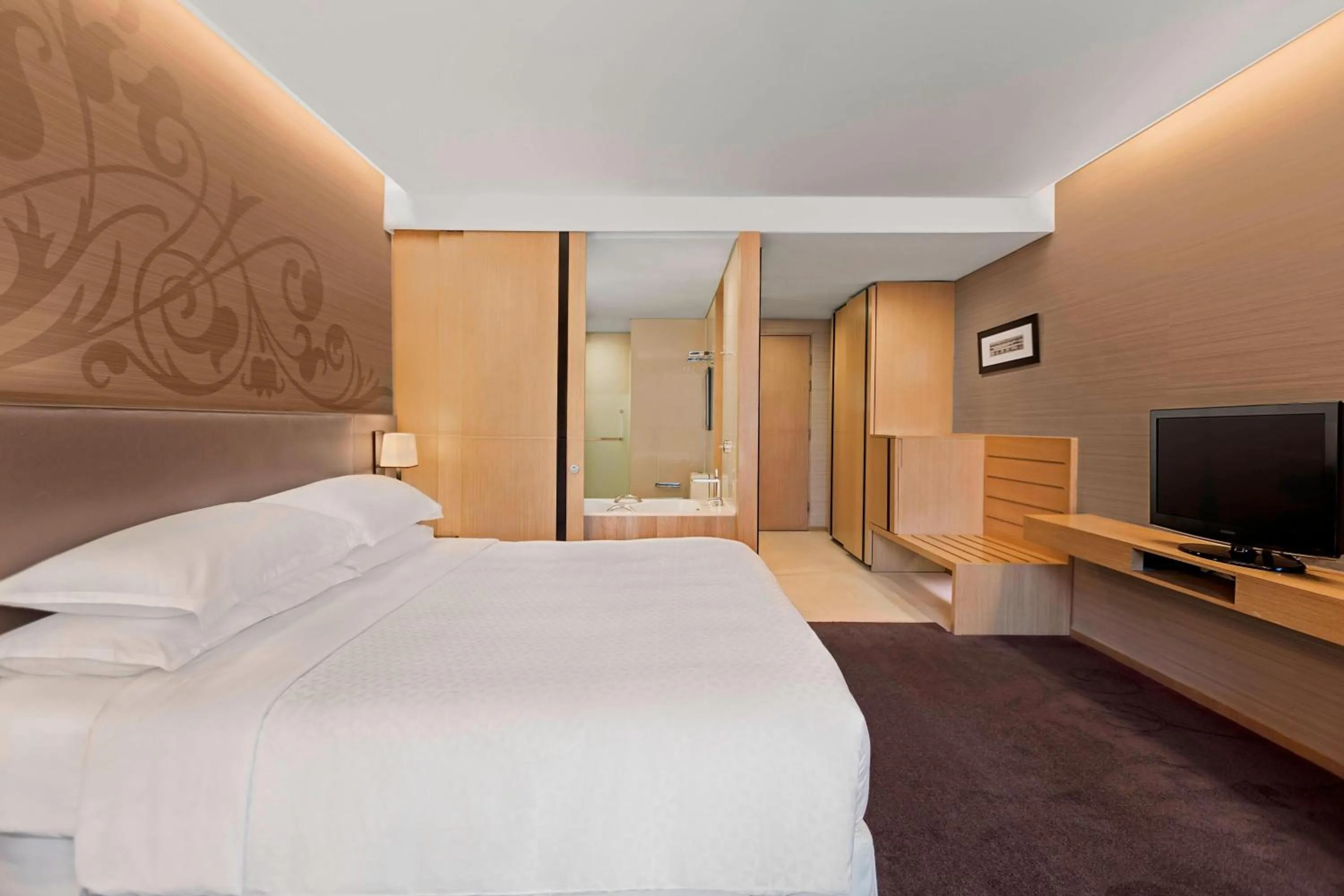 Photo of the whole room in Four Points by Sheraton Bangkok, Sukhumvit 15