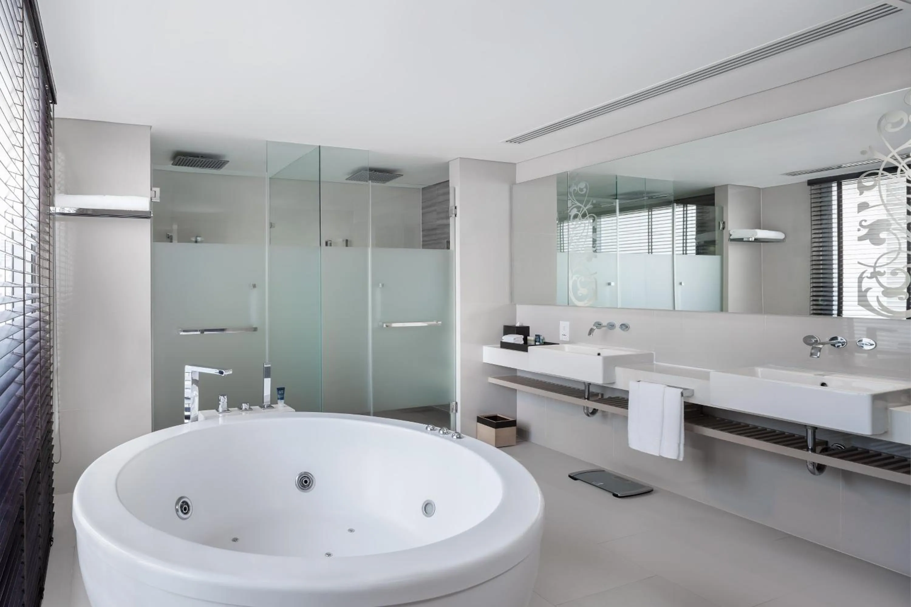 Bathroom in Four Points by Sheraton Bangkok, Sukhumvit 15