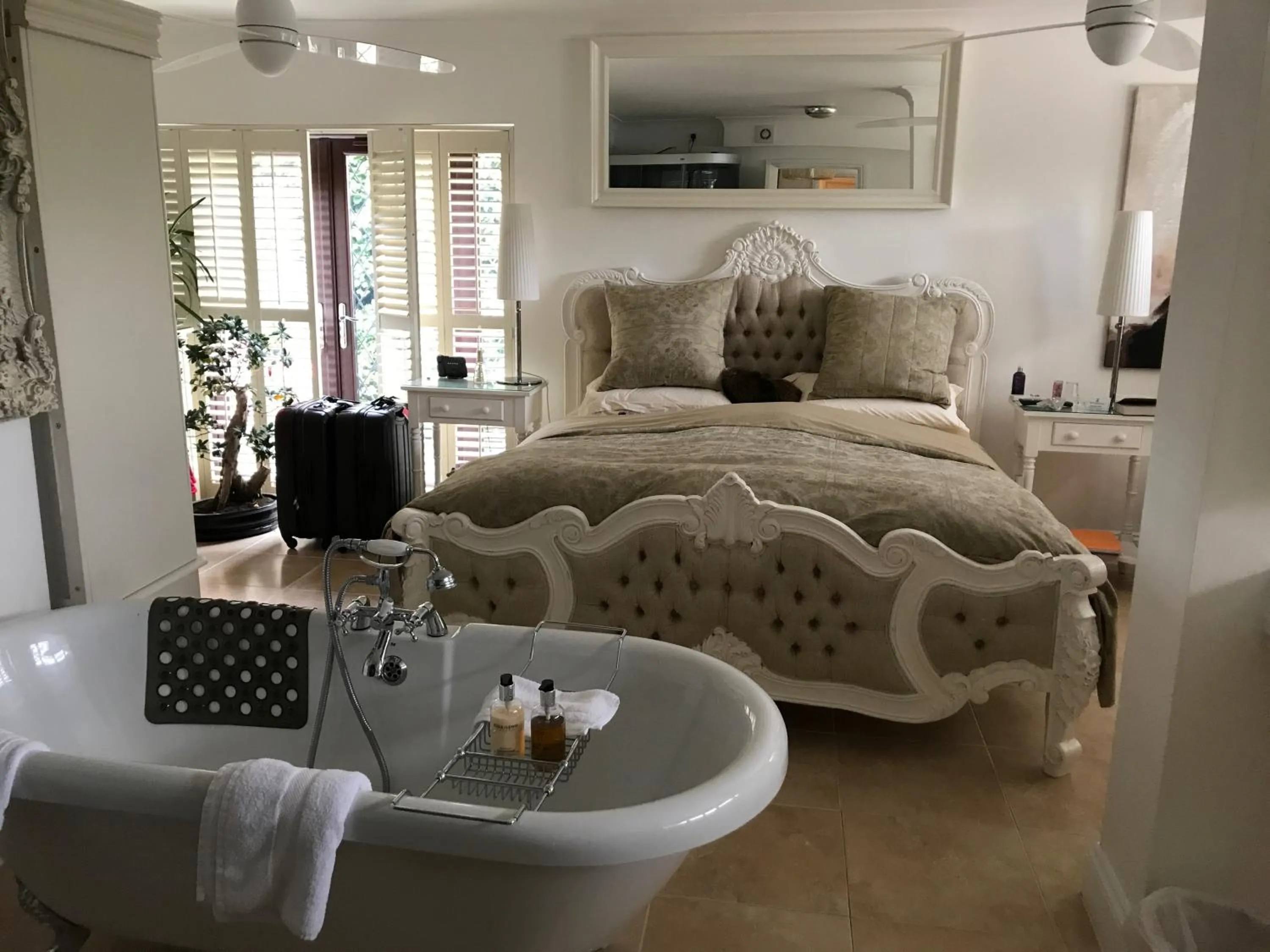 Shower, Bed in Beechwood B and B