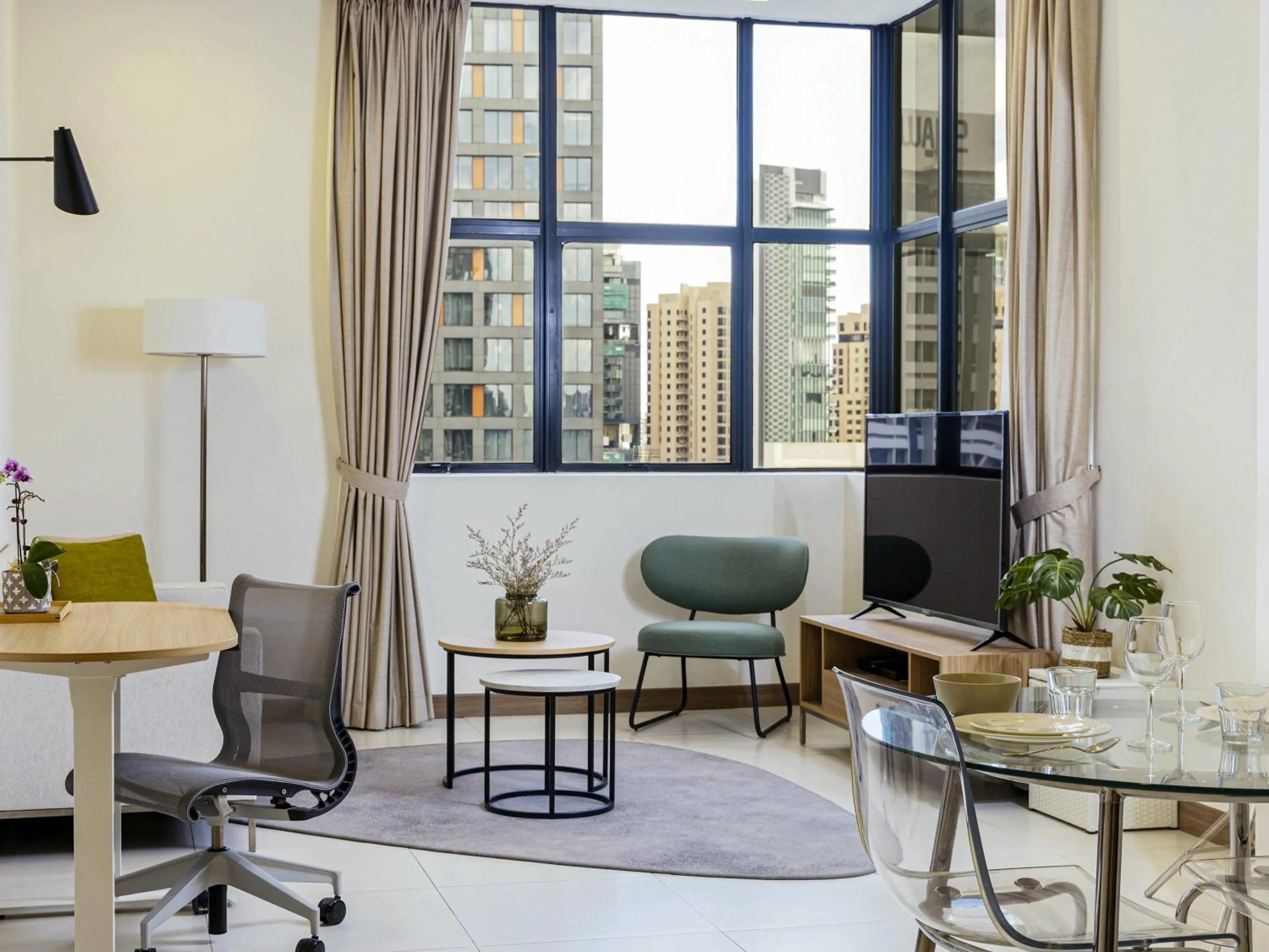 Bedroom in Novotel Living Singapore Orchard