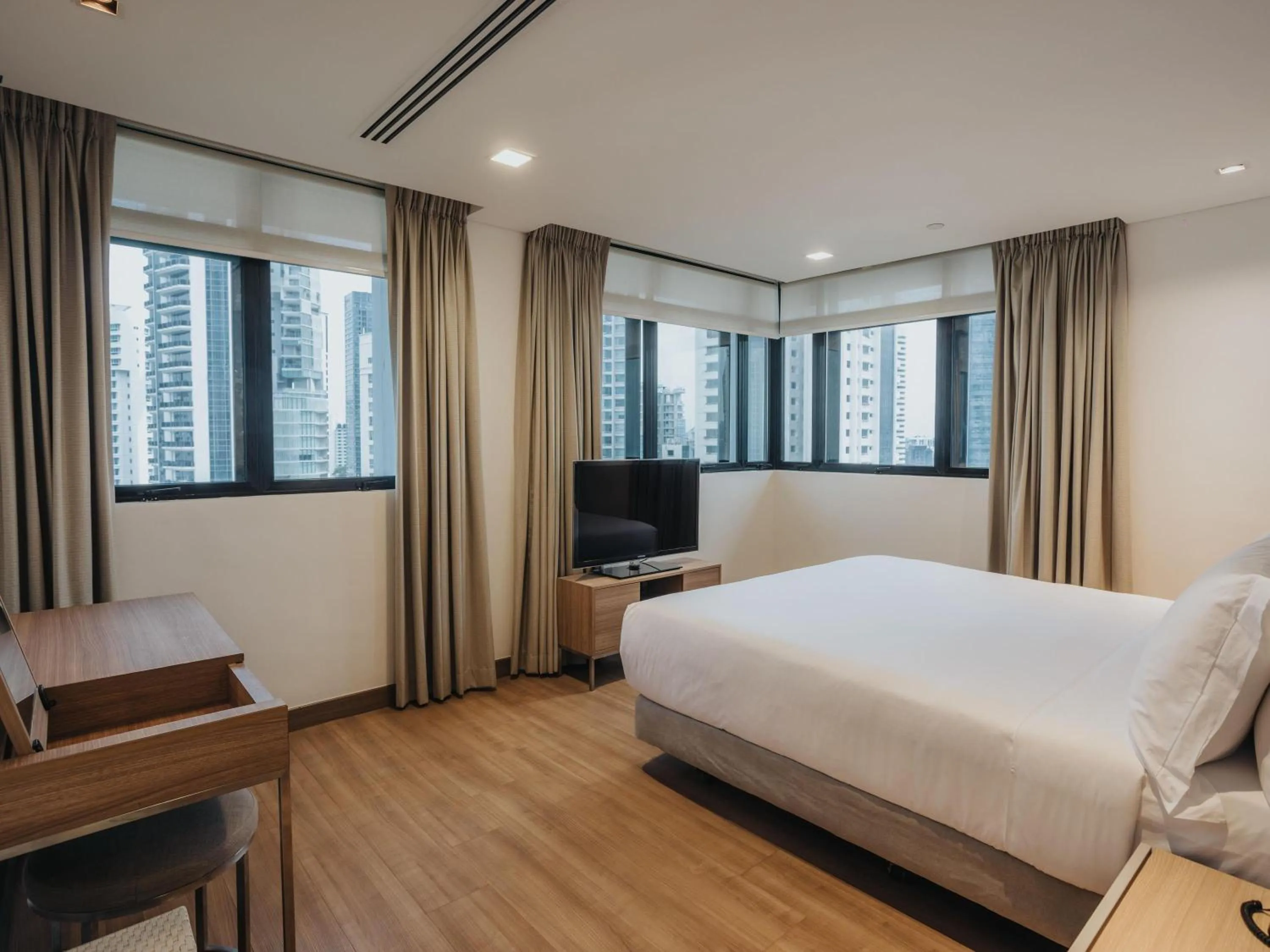 Bedroom, Bed in Novotel Living Singapore Orchard