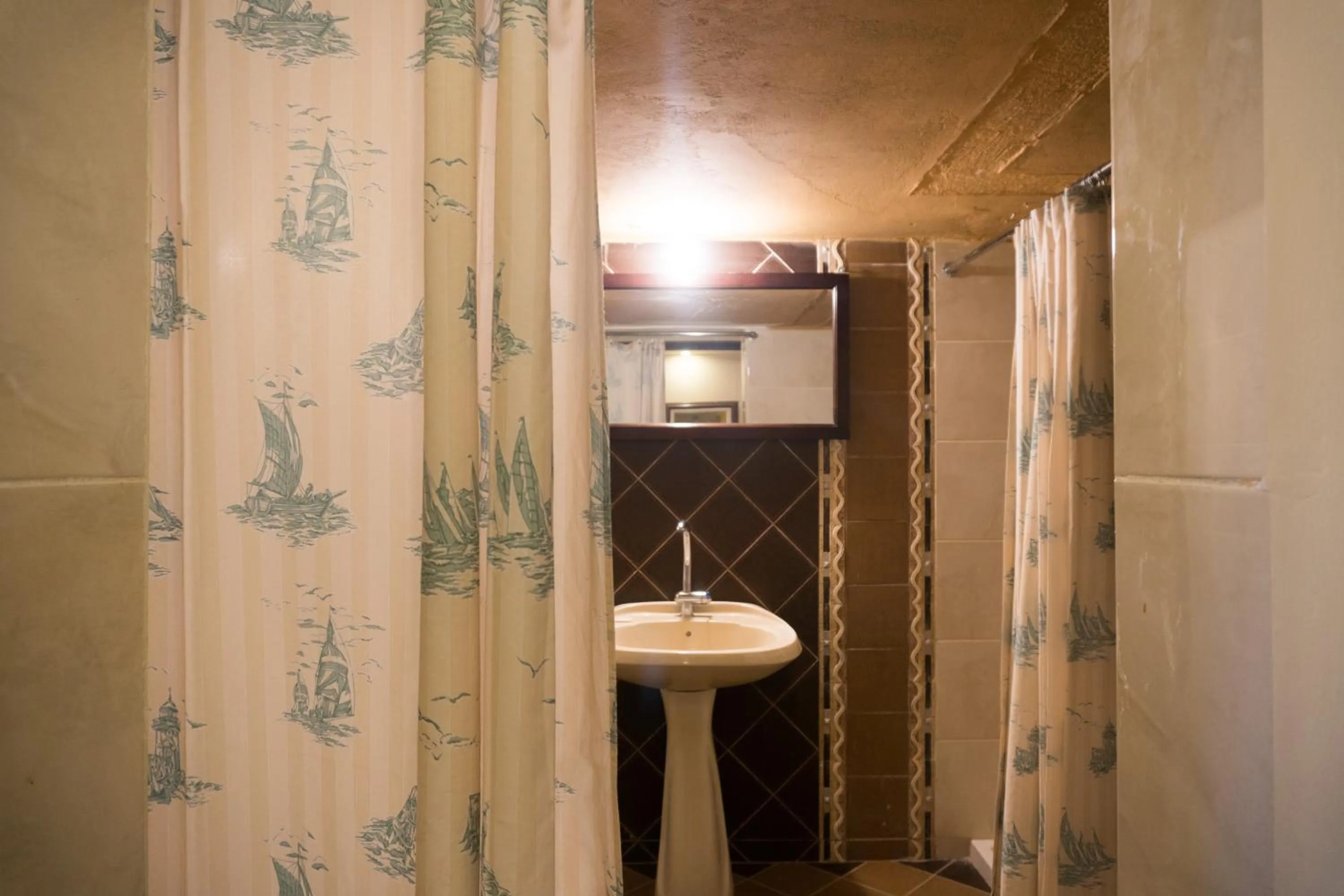 Shower in Madaba Hotel