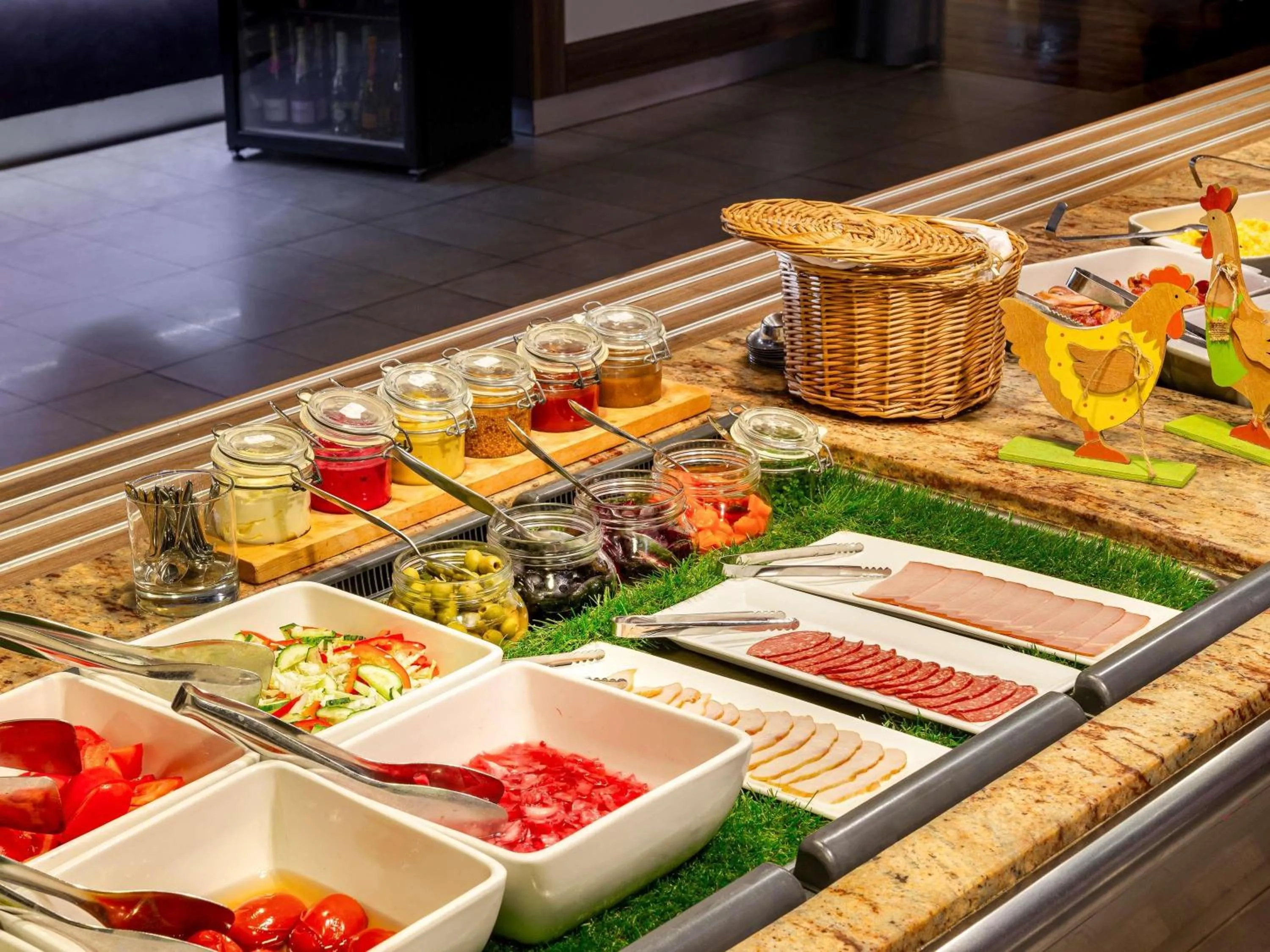 Restaurant/places to eat in ibis Kyiv City Center