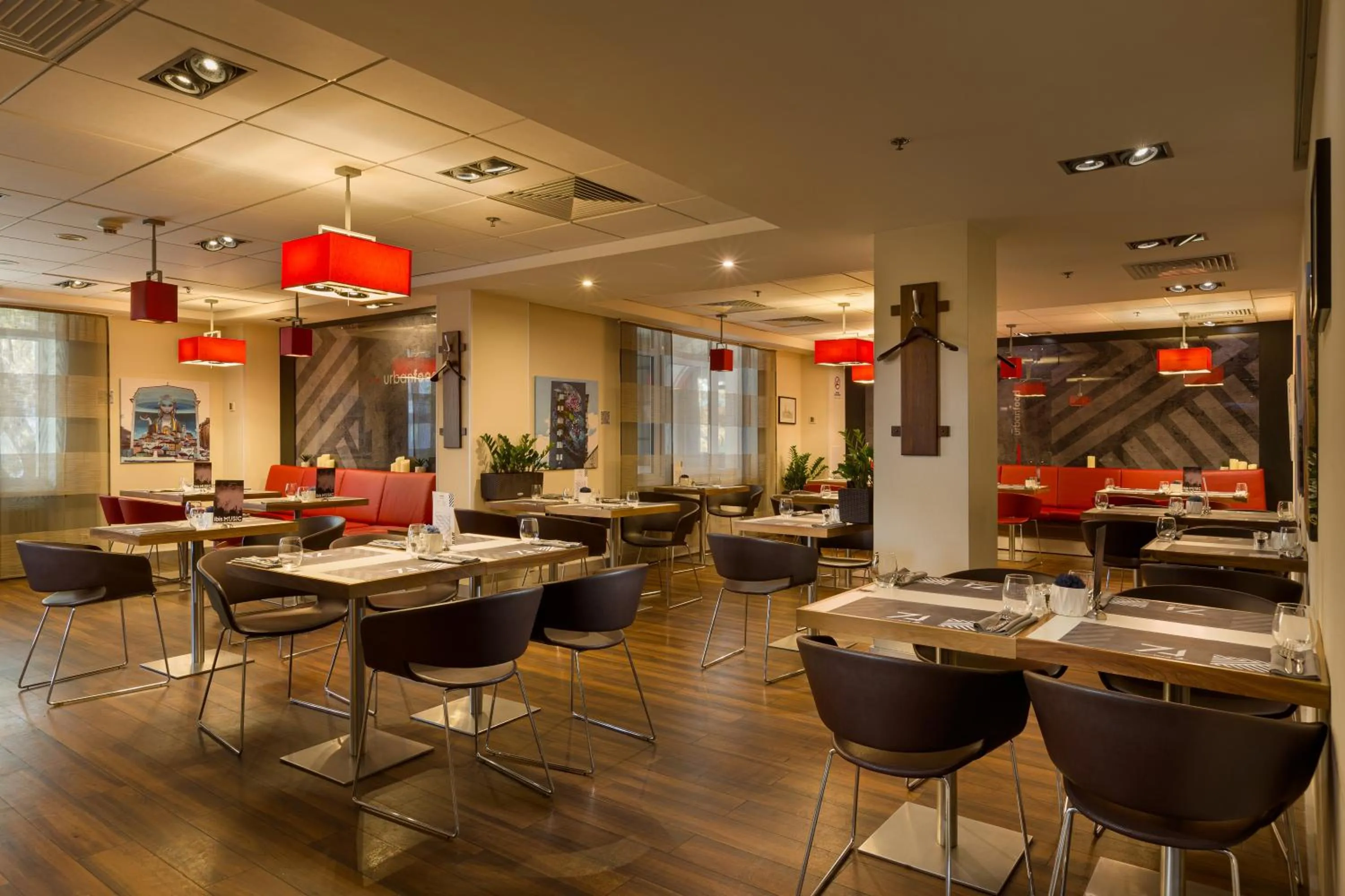 Restaurant/places to eat in ibis Kyiv City Center