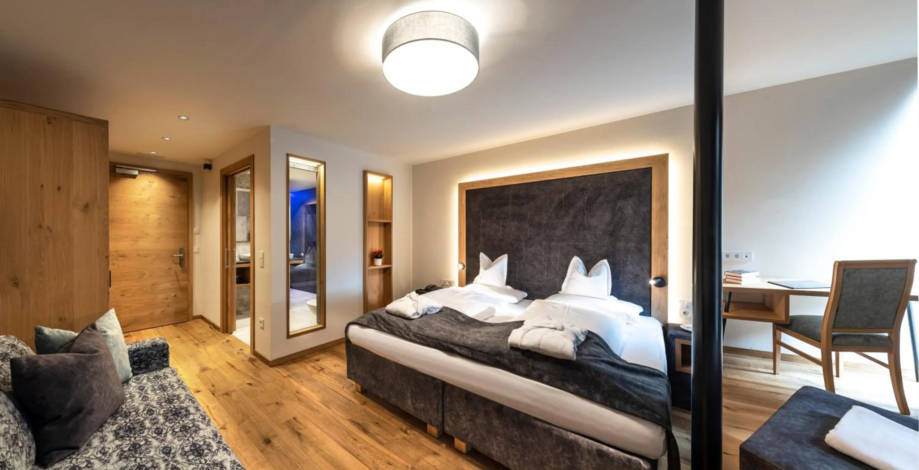 Bedroom, Bed in Hotel WH - Wiesnerhof