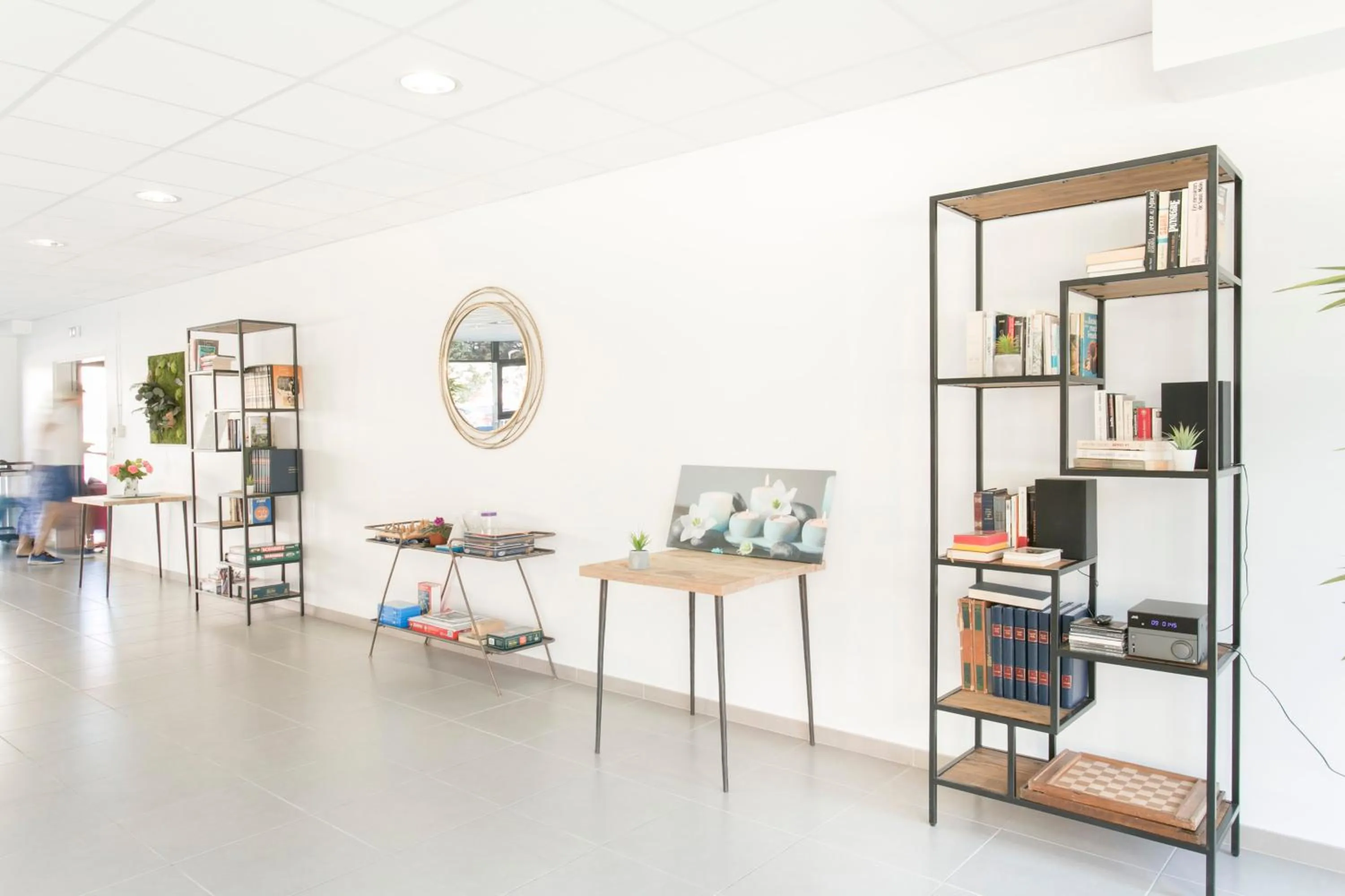 Dining area in Zenao Appart'hôtels Mulhouse