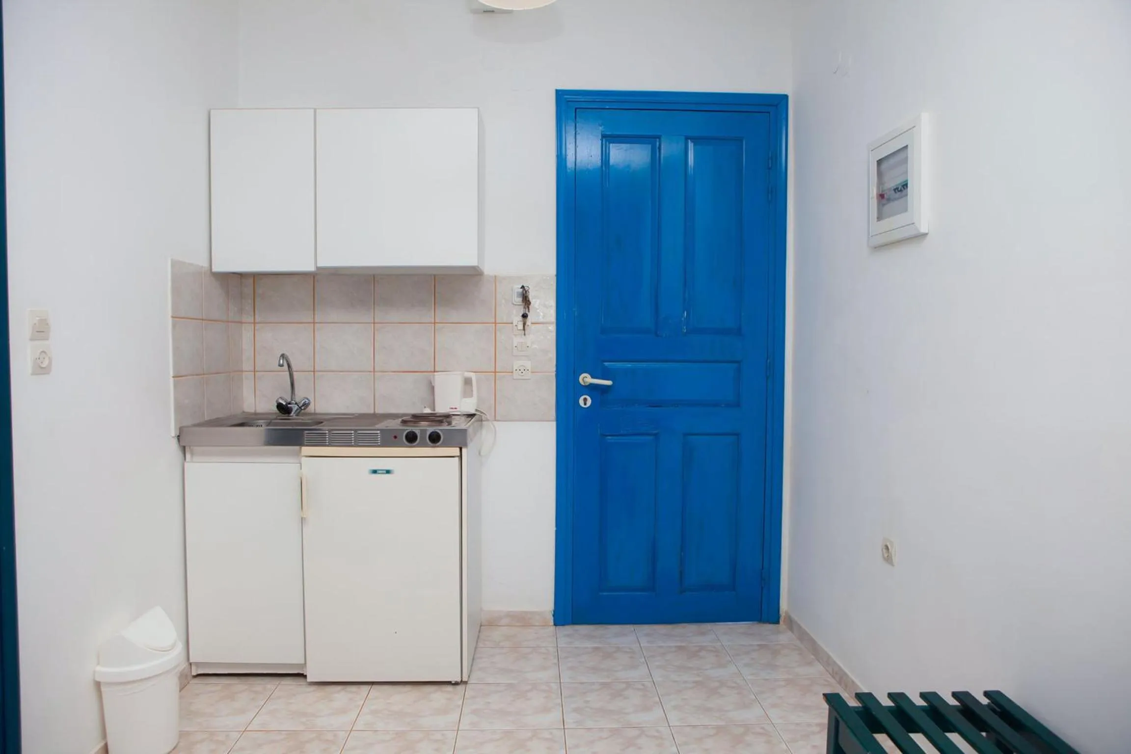 Kitchen or kitchenette in Vardes Hotel Studios