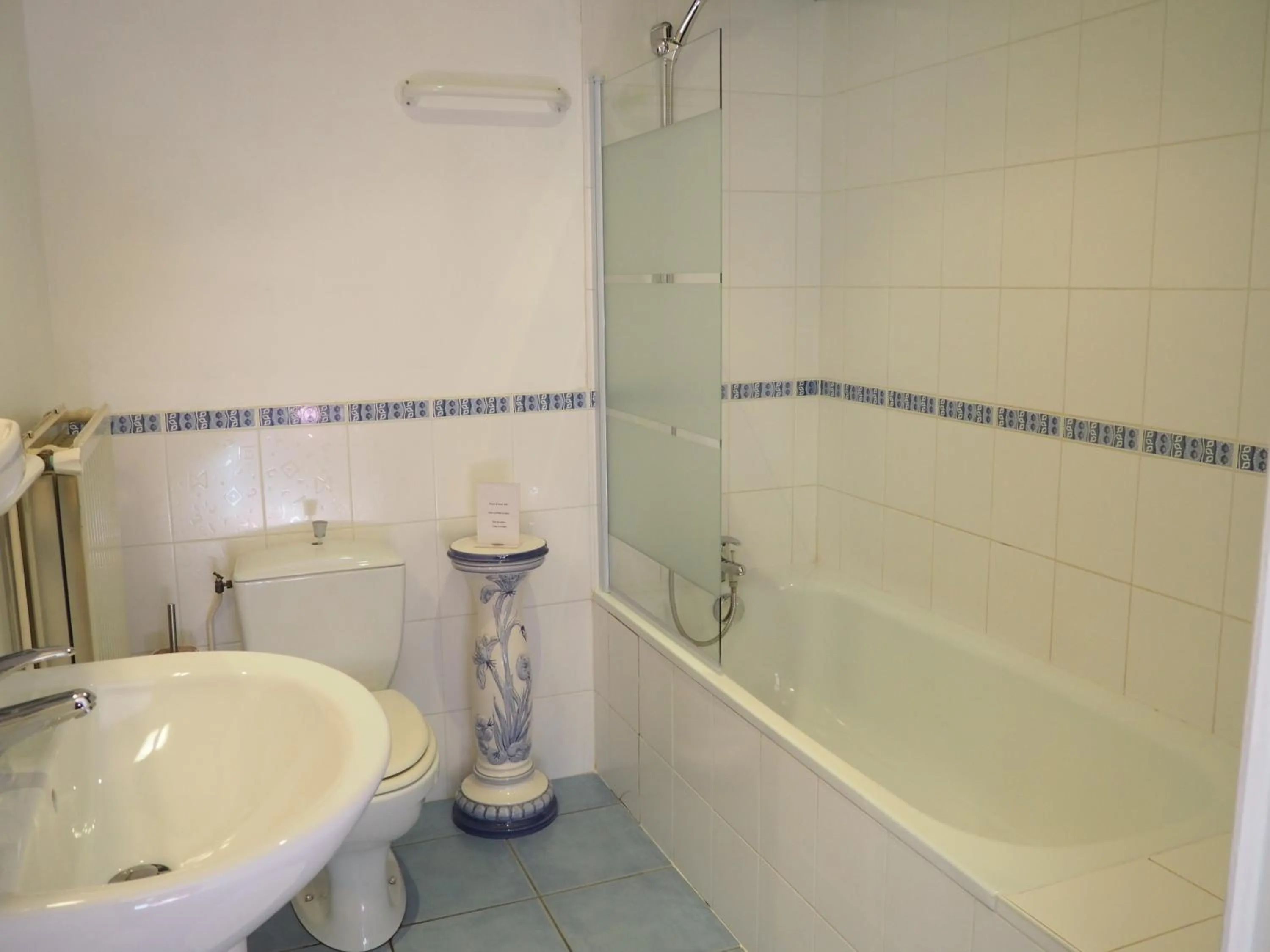 Bathroom in Hôtel La Villa Lorraine