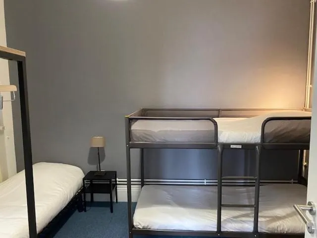 Property building, Bed in Hôtel La Villa Lorraine