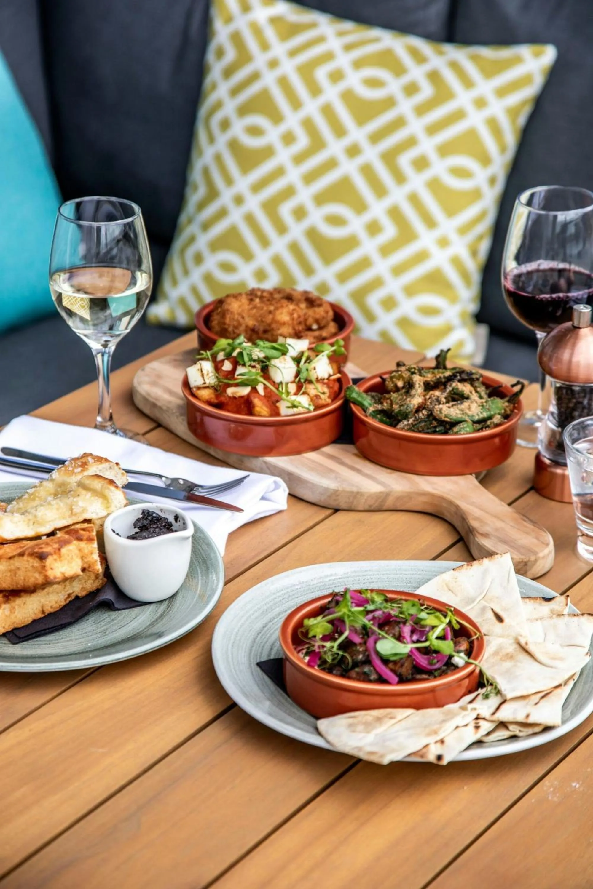 Restaurant/places to eat in AC Hotel by Marriott Belfast