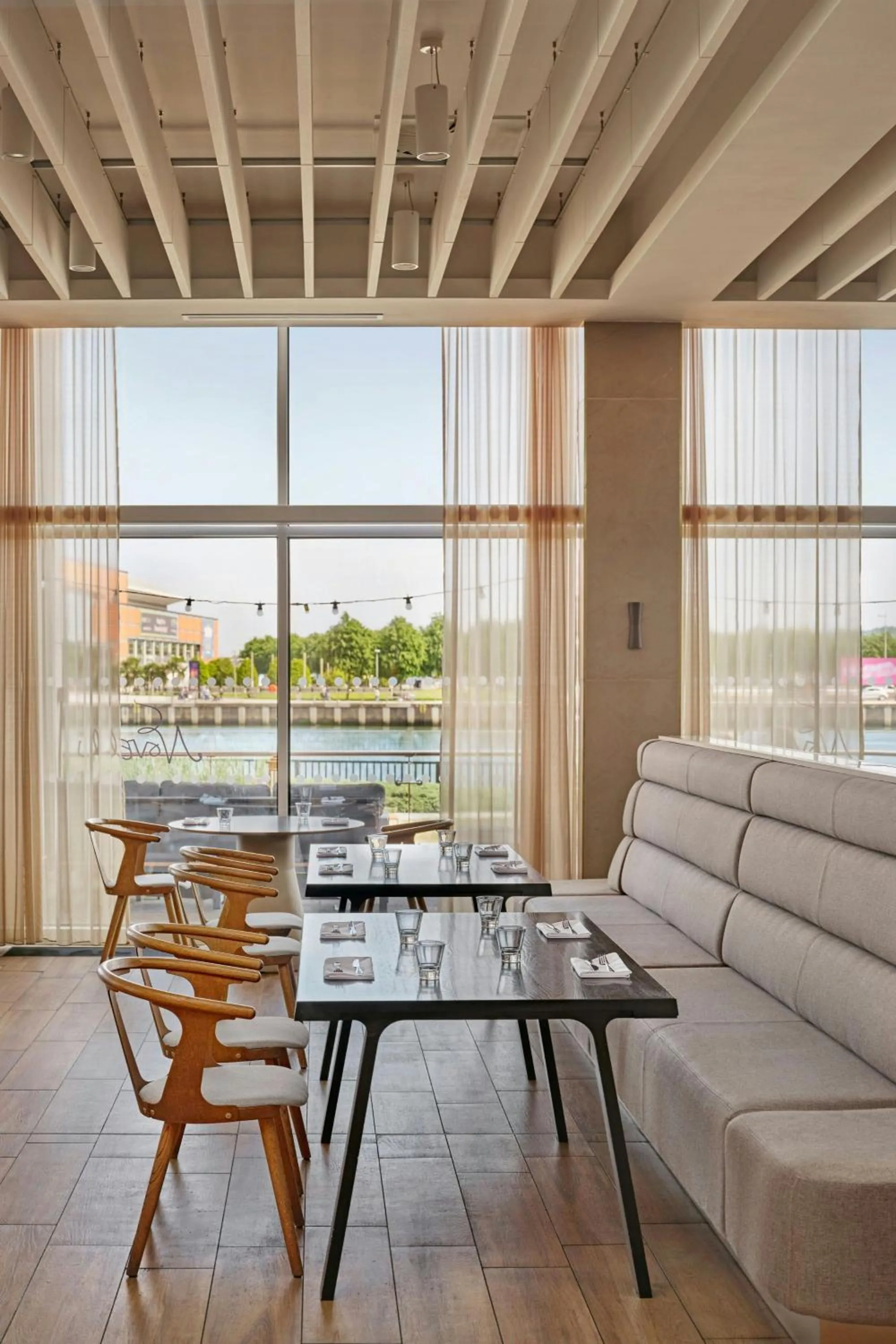 Restaurant/places to eat in AC Hotel by Marriott Belfast