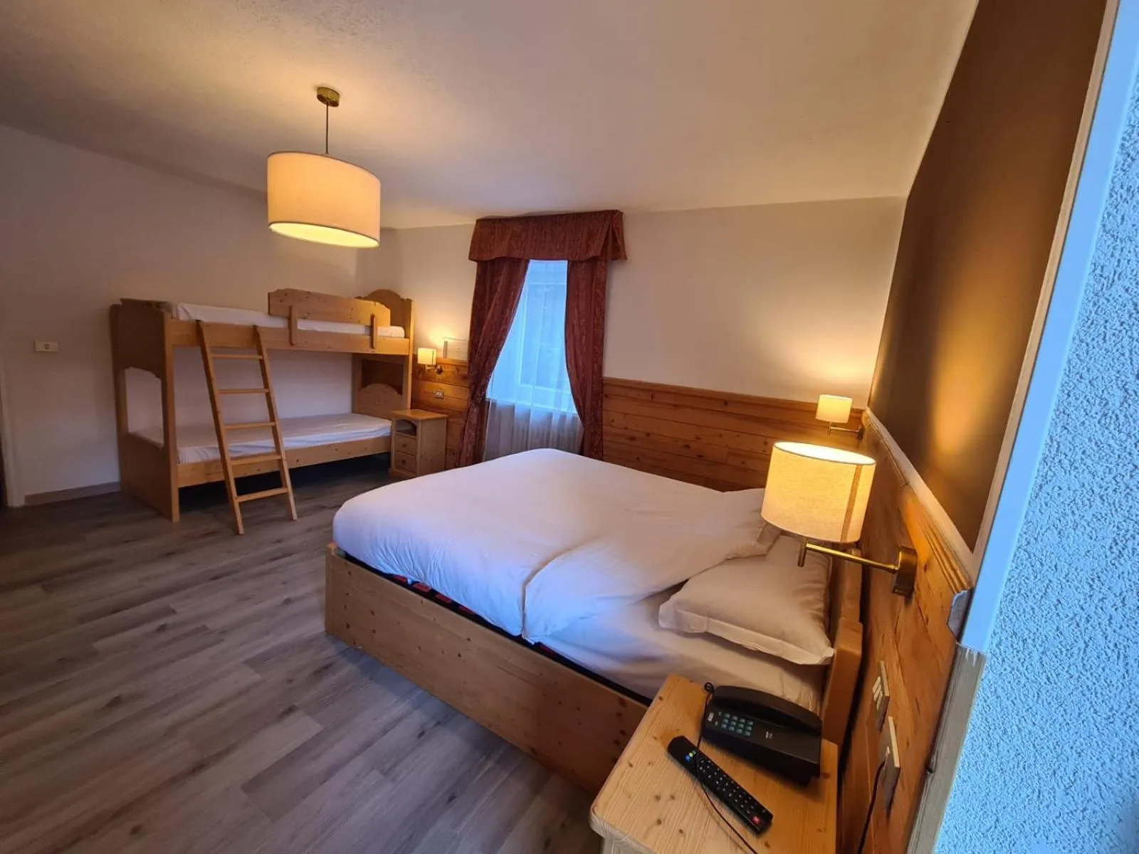 Bed in Hotel Rododendro Val di Fassa