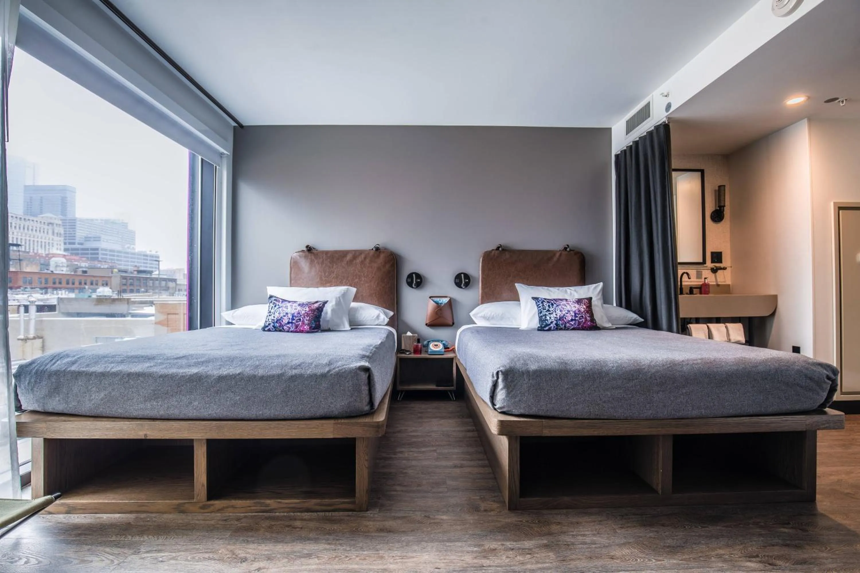 Photo of the whole room, Bed in Moxy Chicago Downtown