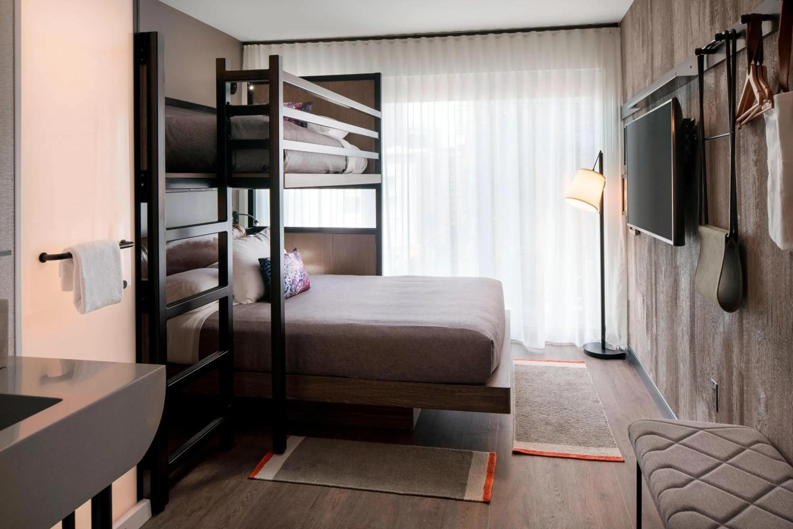 Photo of the whole room, Bed in Moxy Chicago Downtown