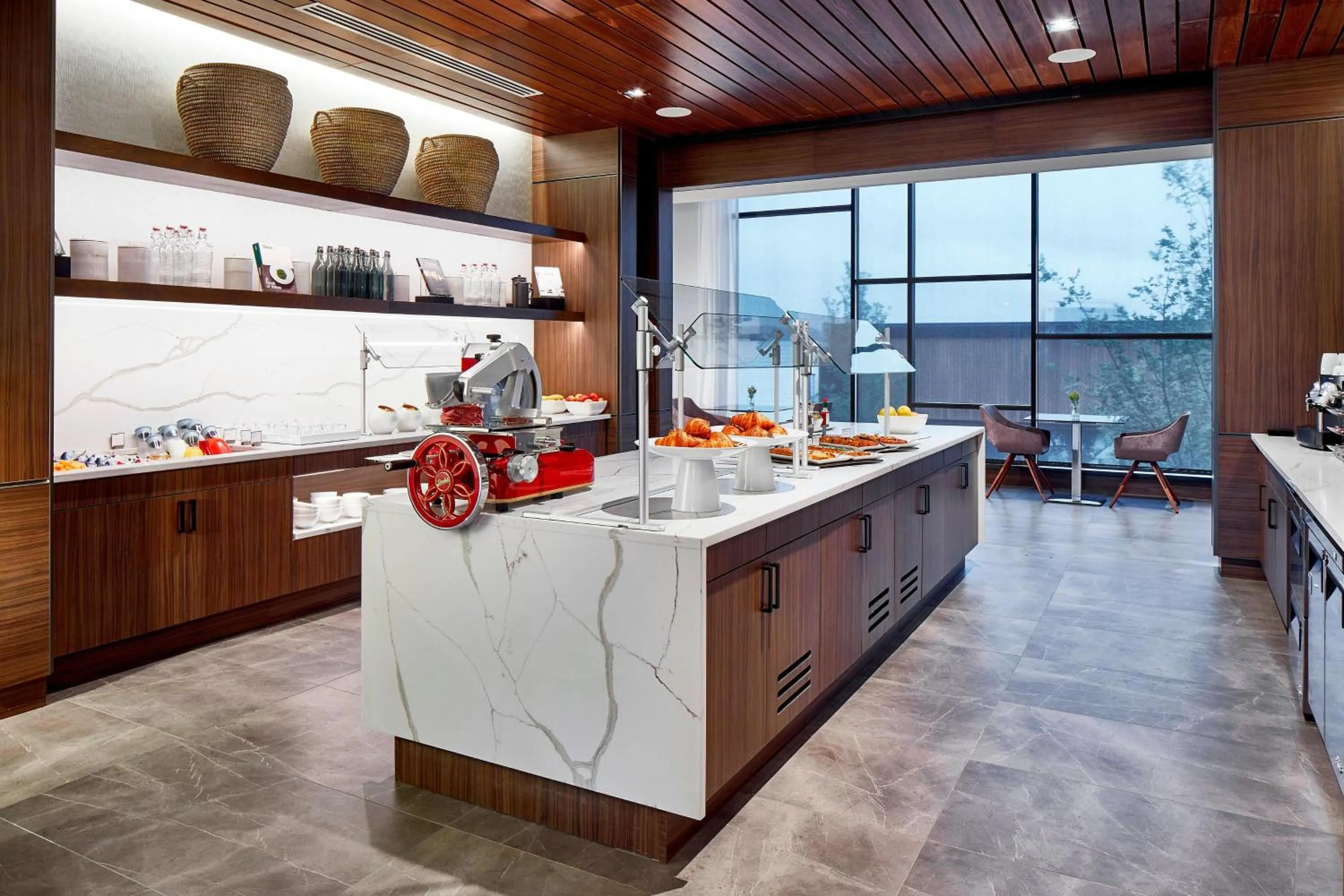 Kitchen or kitchenette in AC Hotel by Marriott Cleveland Beachwood