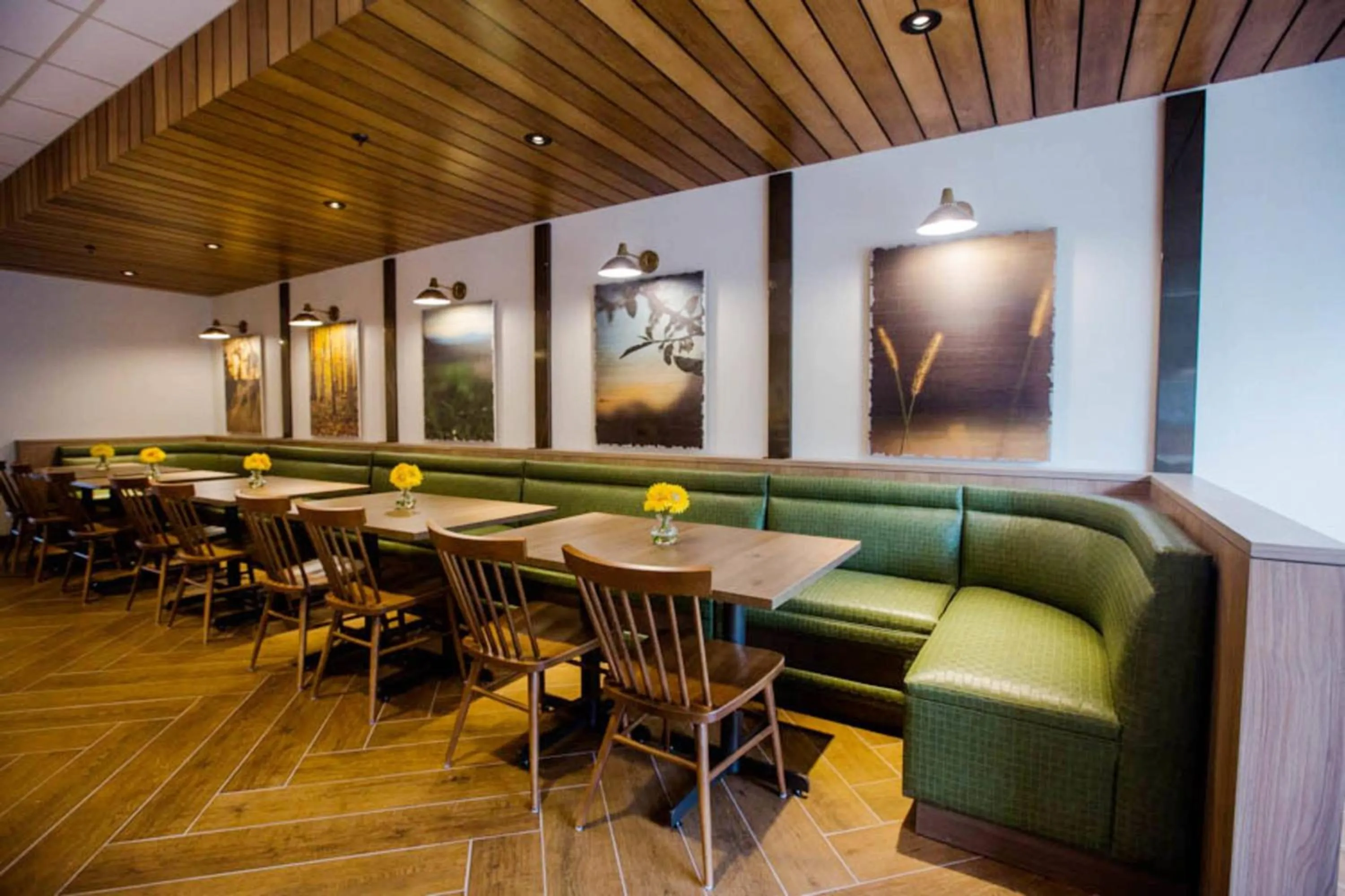 Breakfast in Fairfield Inn & Suites by Marriott Philadelphia Broomall/Newtown Square