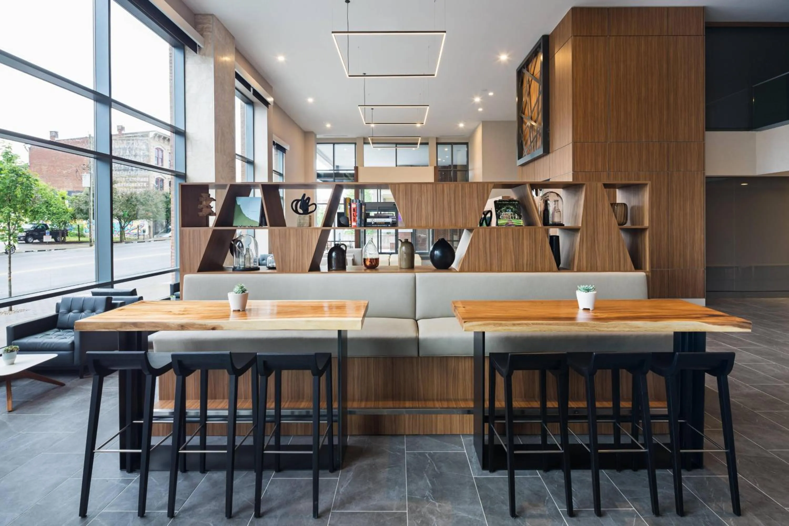 Lounge or bar in AC Hotel by Marriott Louisville Downtown