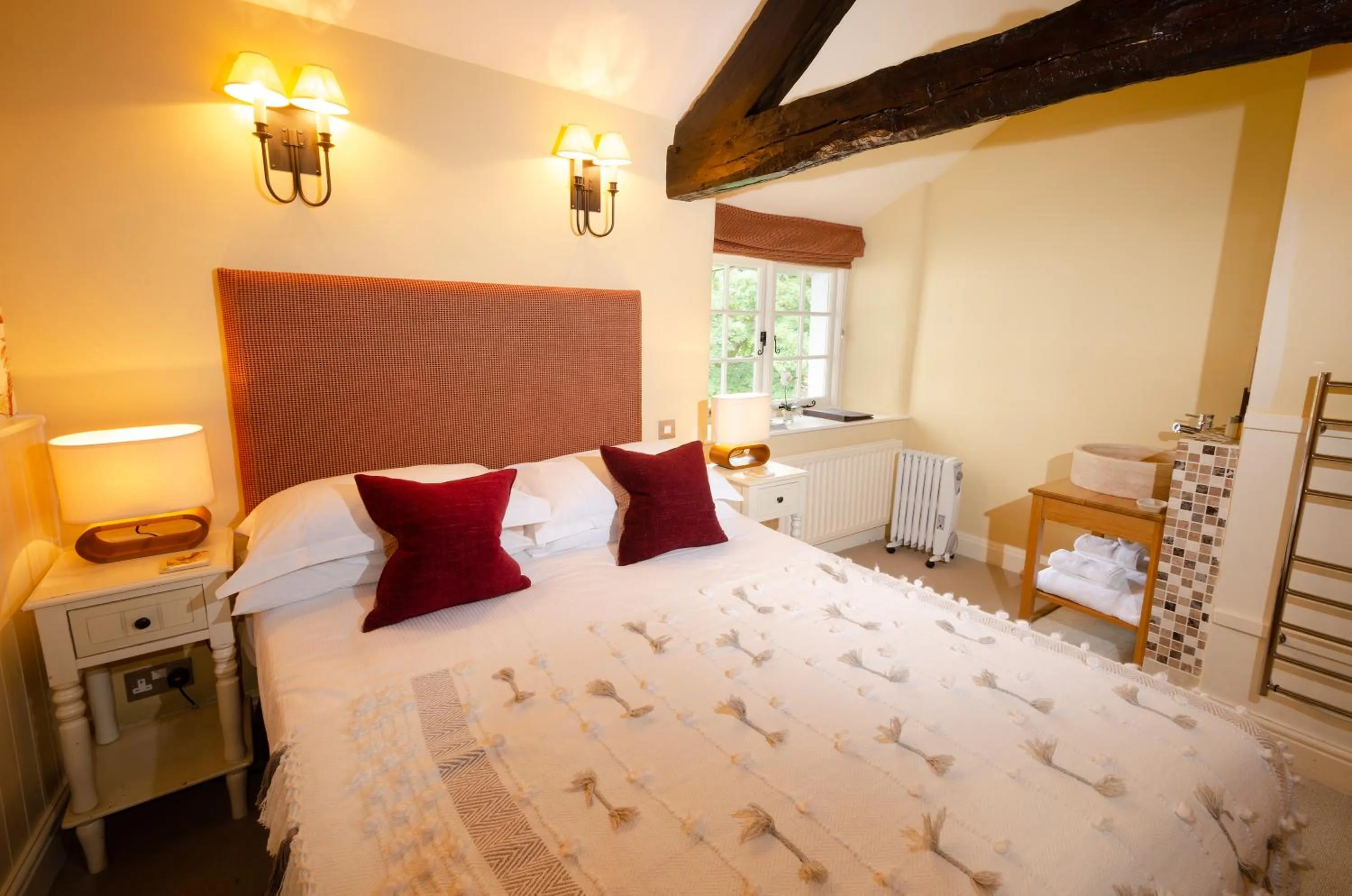 Bed in Eltermere Inn