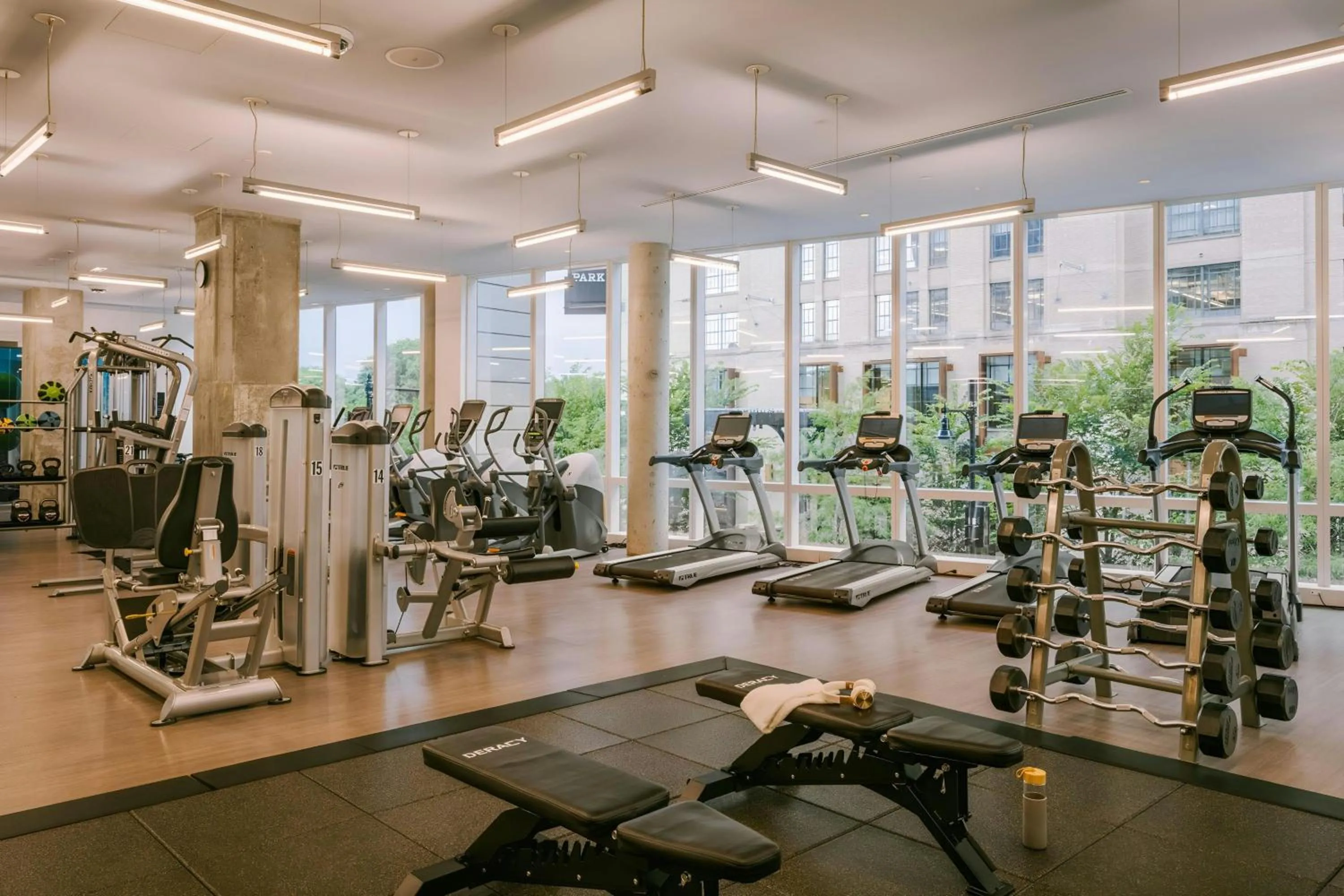 Fitness centre/facilities in Sonder by Marriott Bonvoy Pierce Boston Apartments Fenway