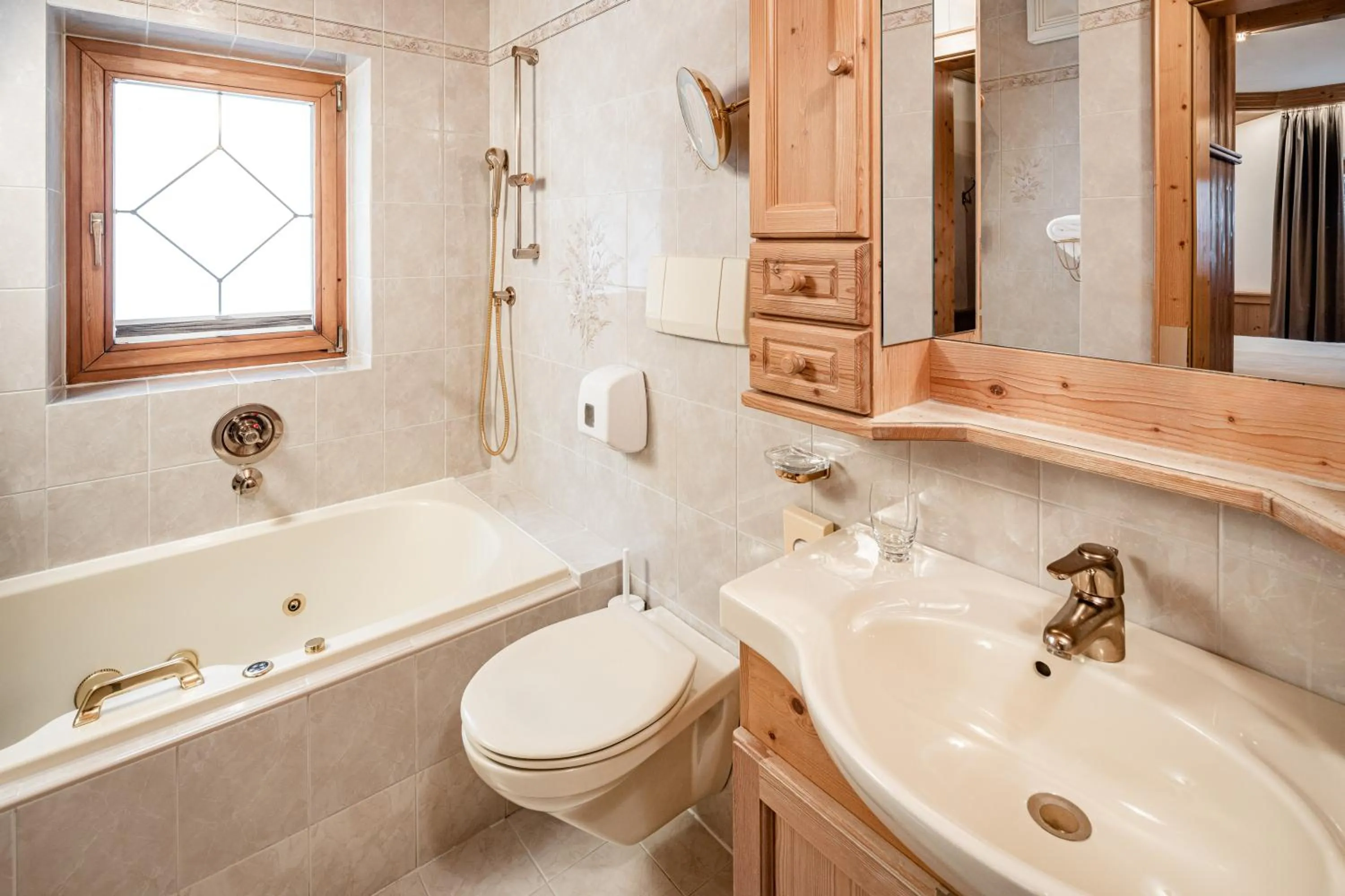 Bathroom in Suites Hotel Garden