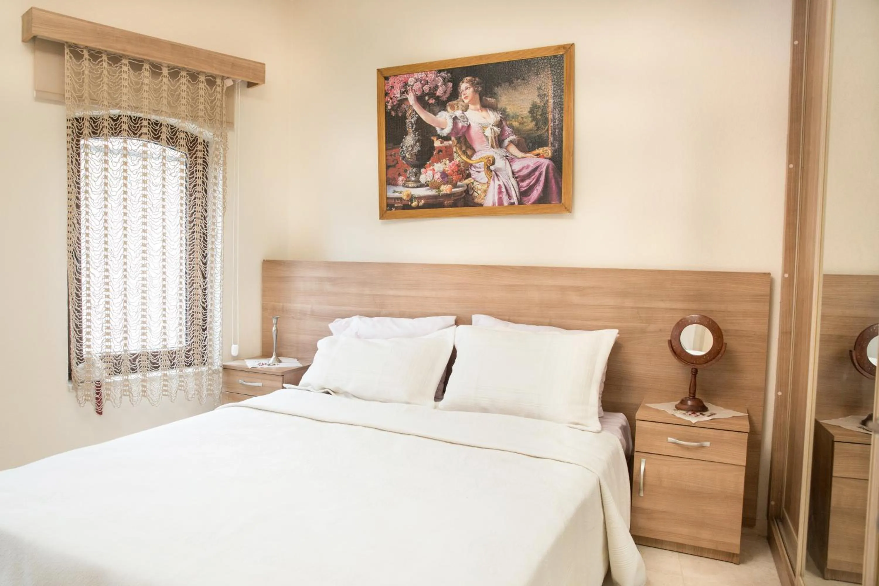 Bedroom, Bed in Two Stone Homes Metis