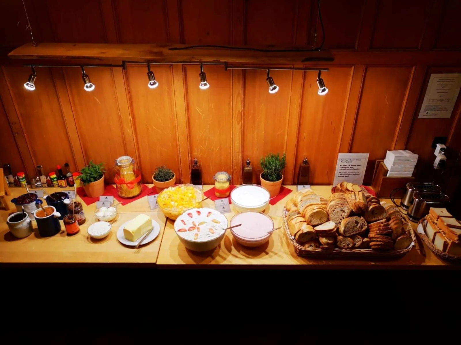 Meals in Grindelwald Youth Hostel