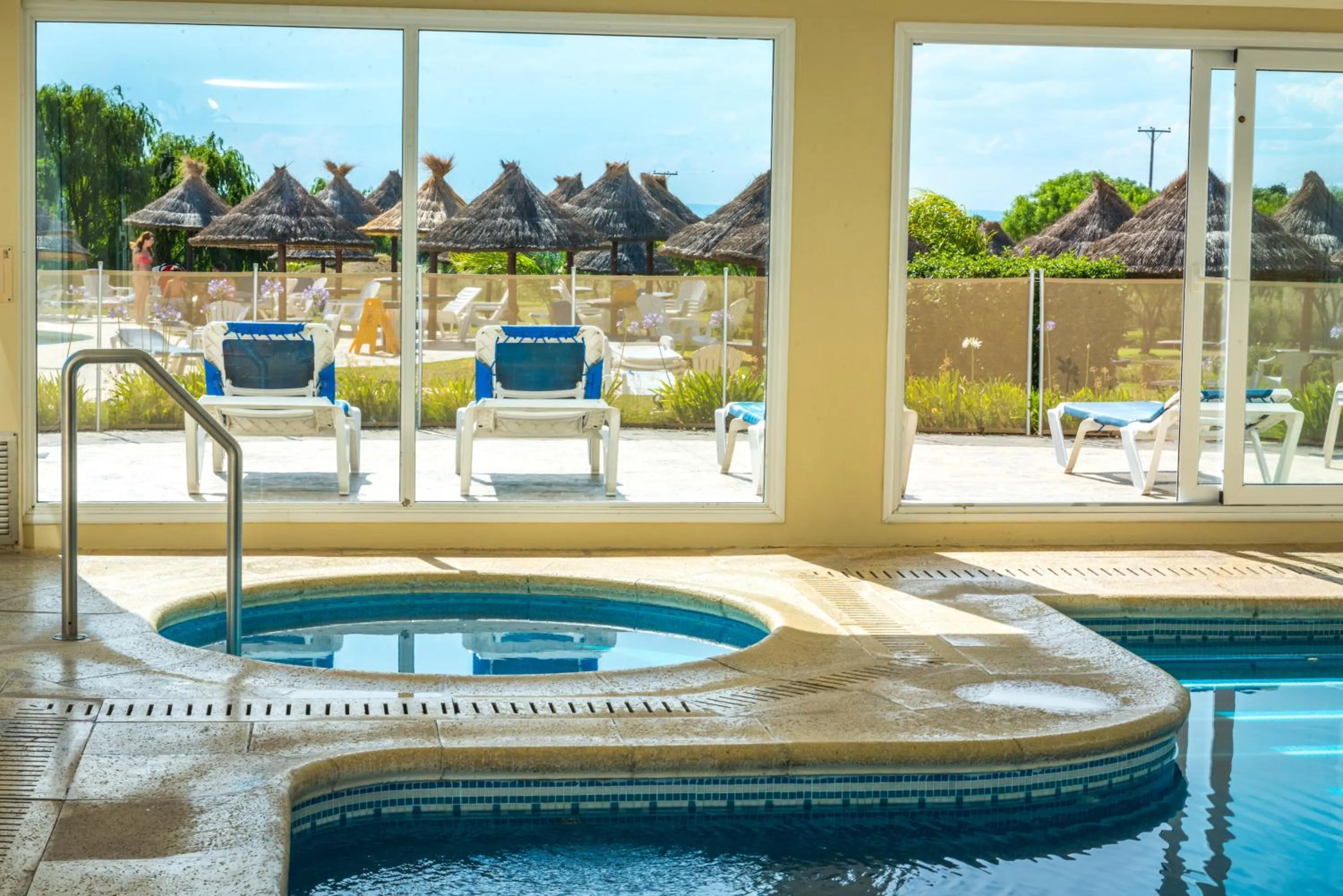 Swimming pool in Howard Johnson Resort Spa & Convention Center