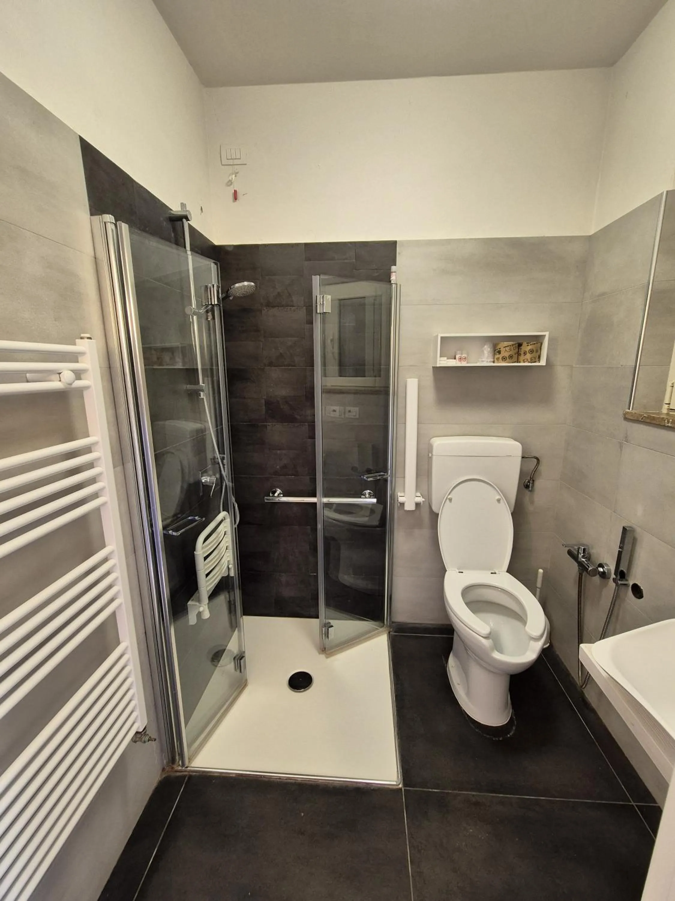 Shower in Hotel Bellavista