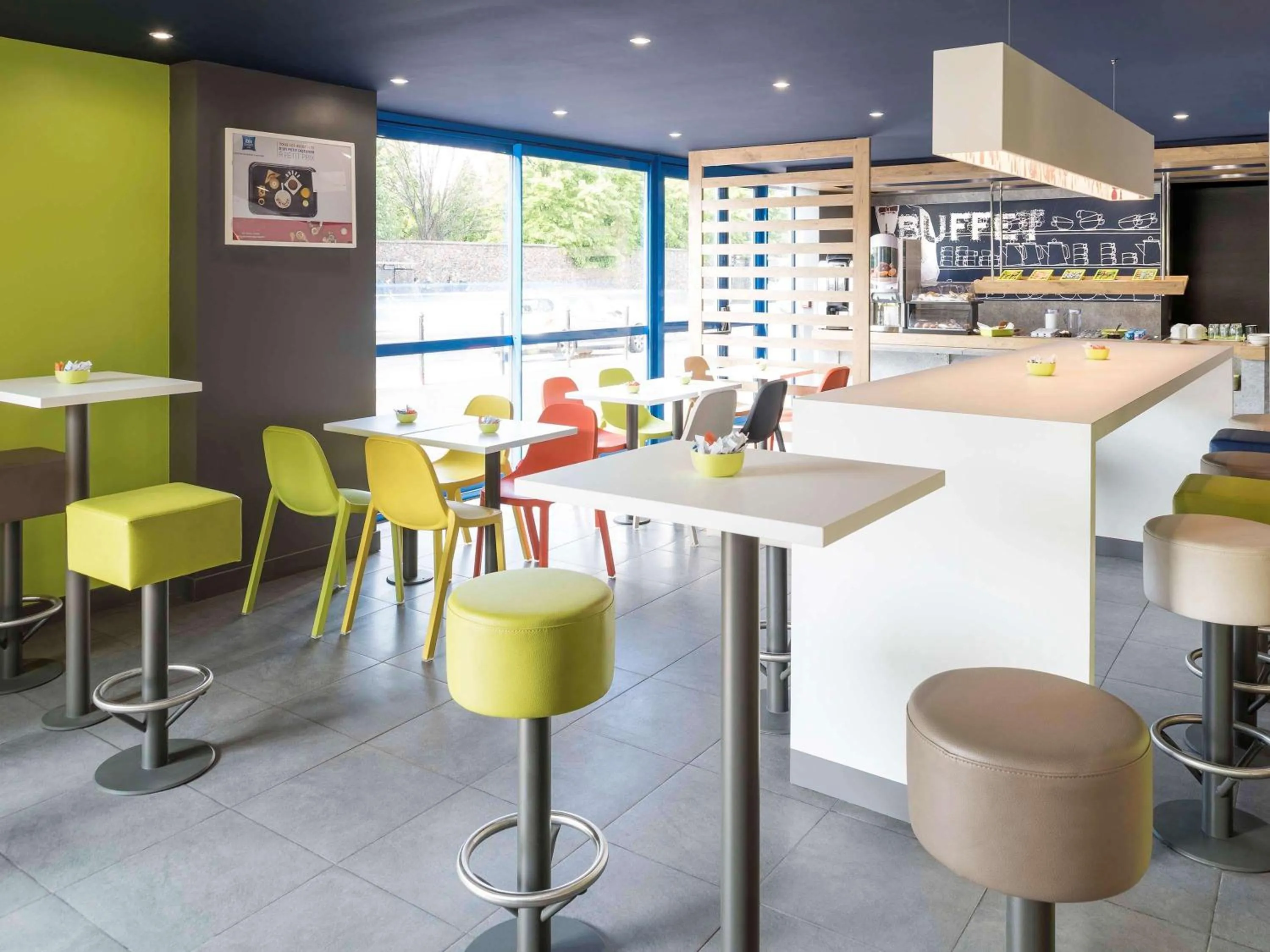Restaurant/Places to Eat in ibis Budget Bobigny Pantin