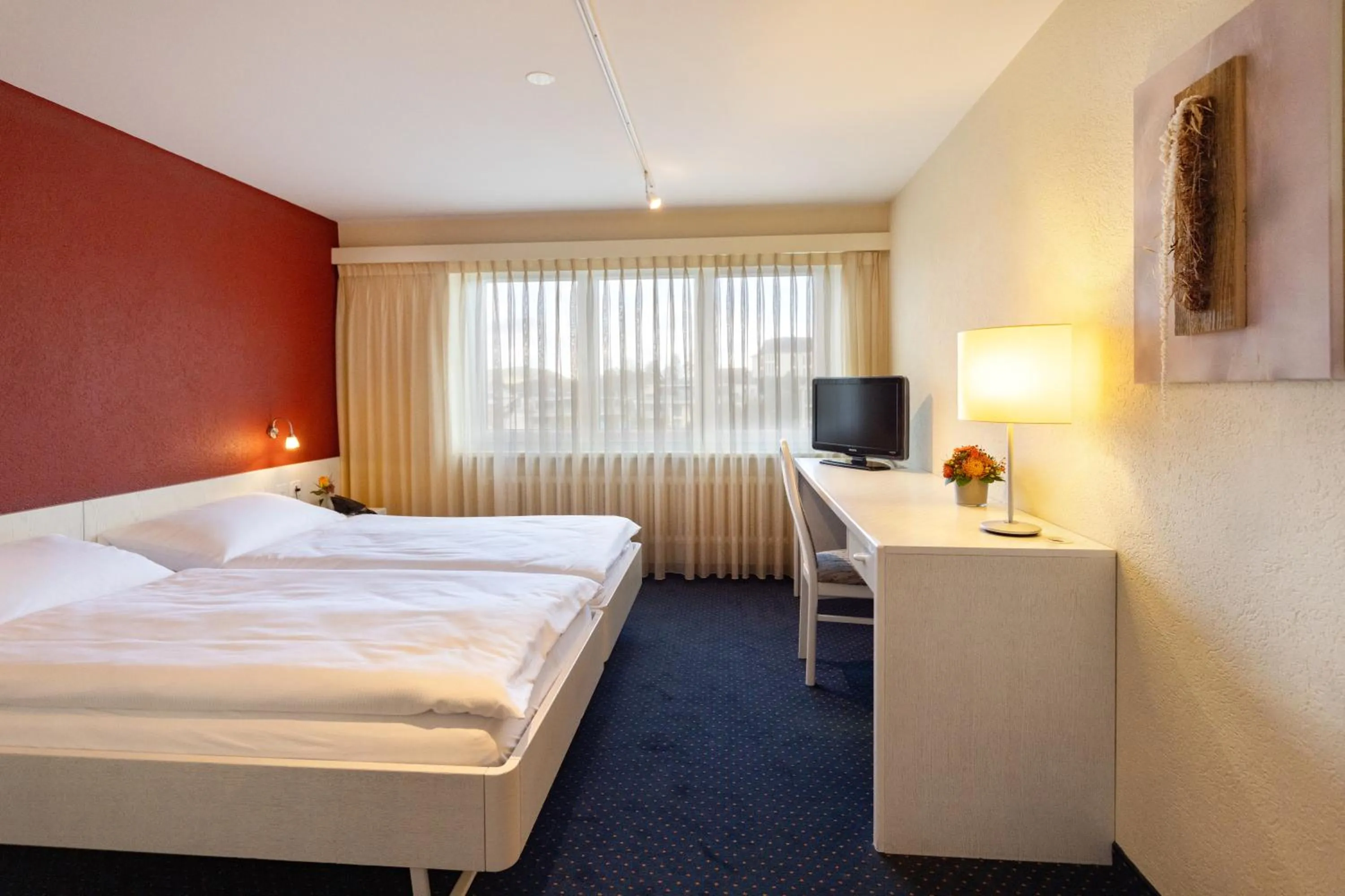 Photo of the whole room, Bed in Hotel Drei Könige